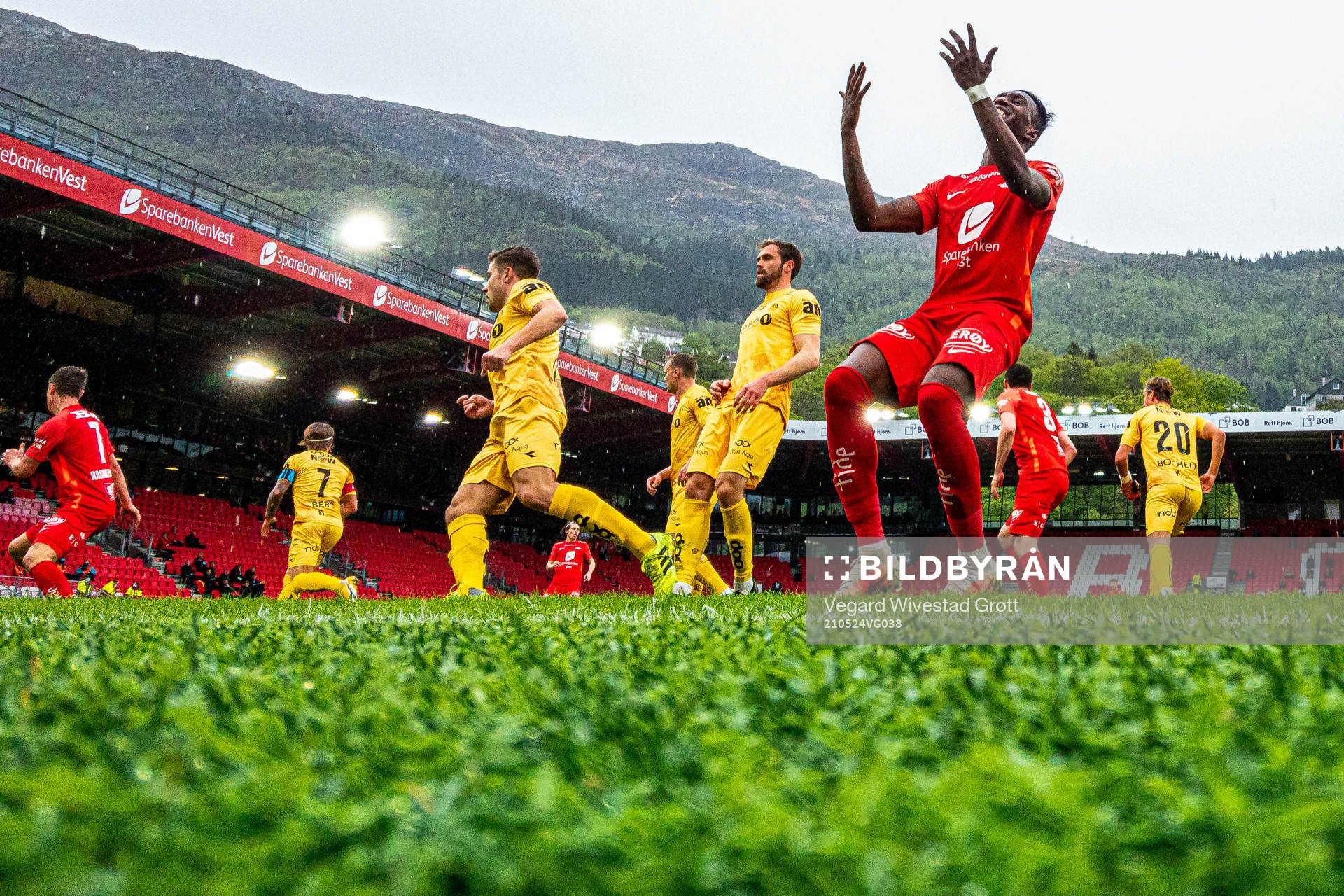 Daouda Bamba of Brann reacts