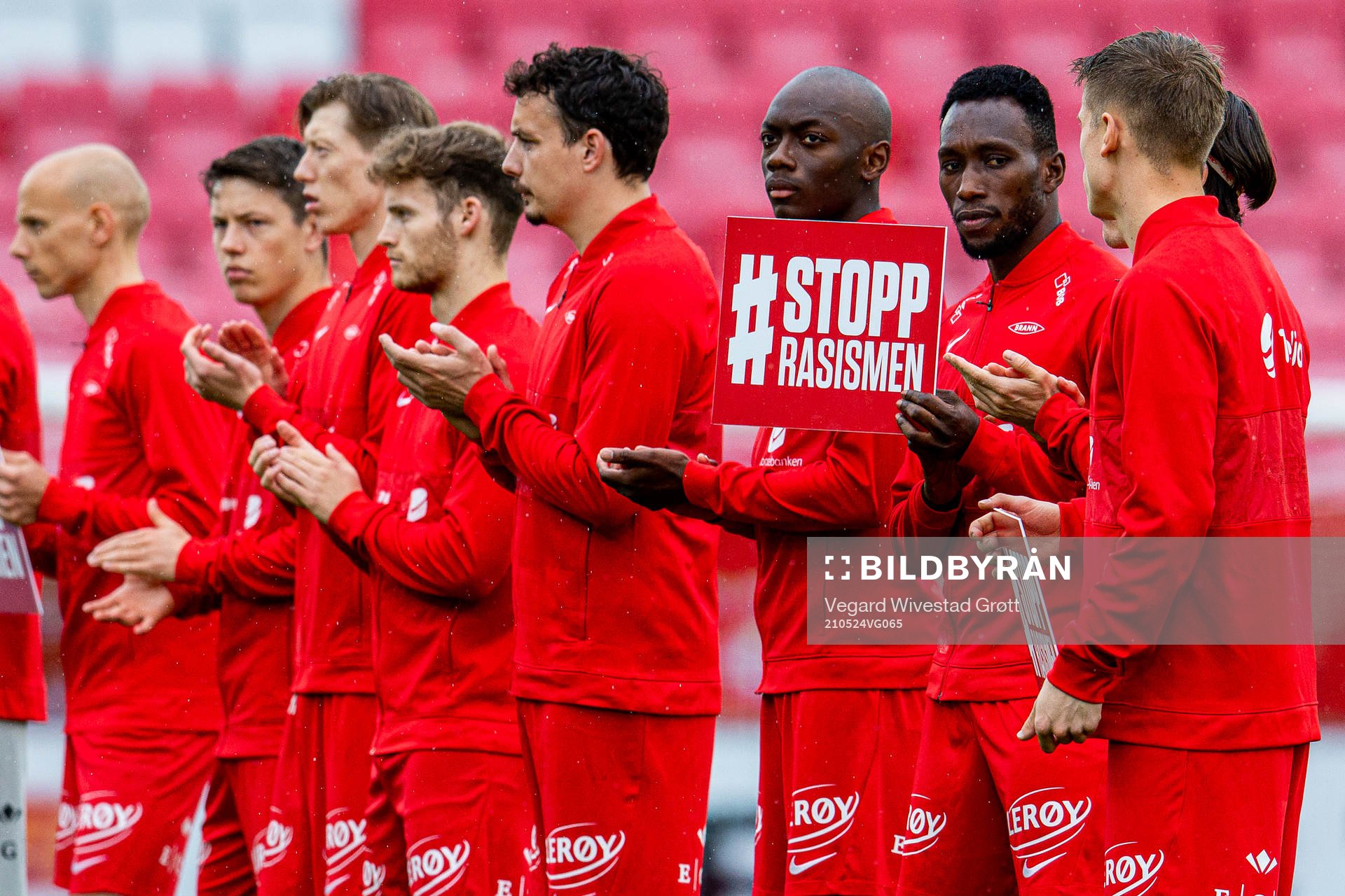 Moonga Aluta Simba and Daouda Bamba of Brann hold a Stopp