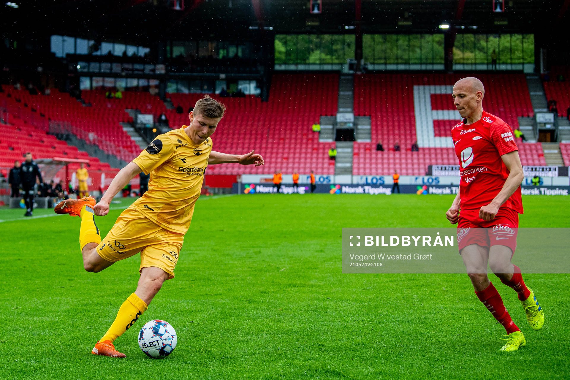 Alfons Sampsted of Bodø/Glimt and Ruben Kristiansen of