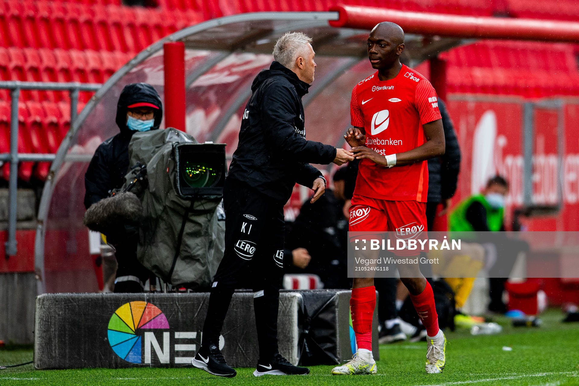 Kåre Ingebrigtsen, head coach of Brann, and Moonga Aluta