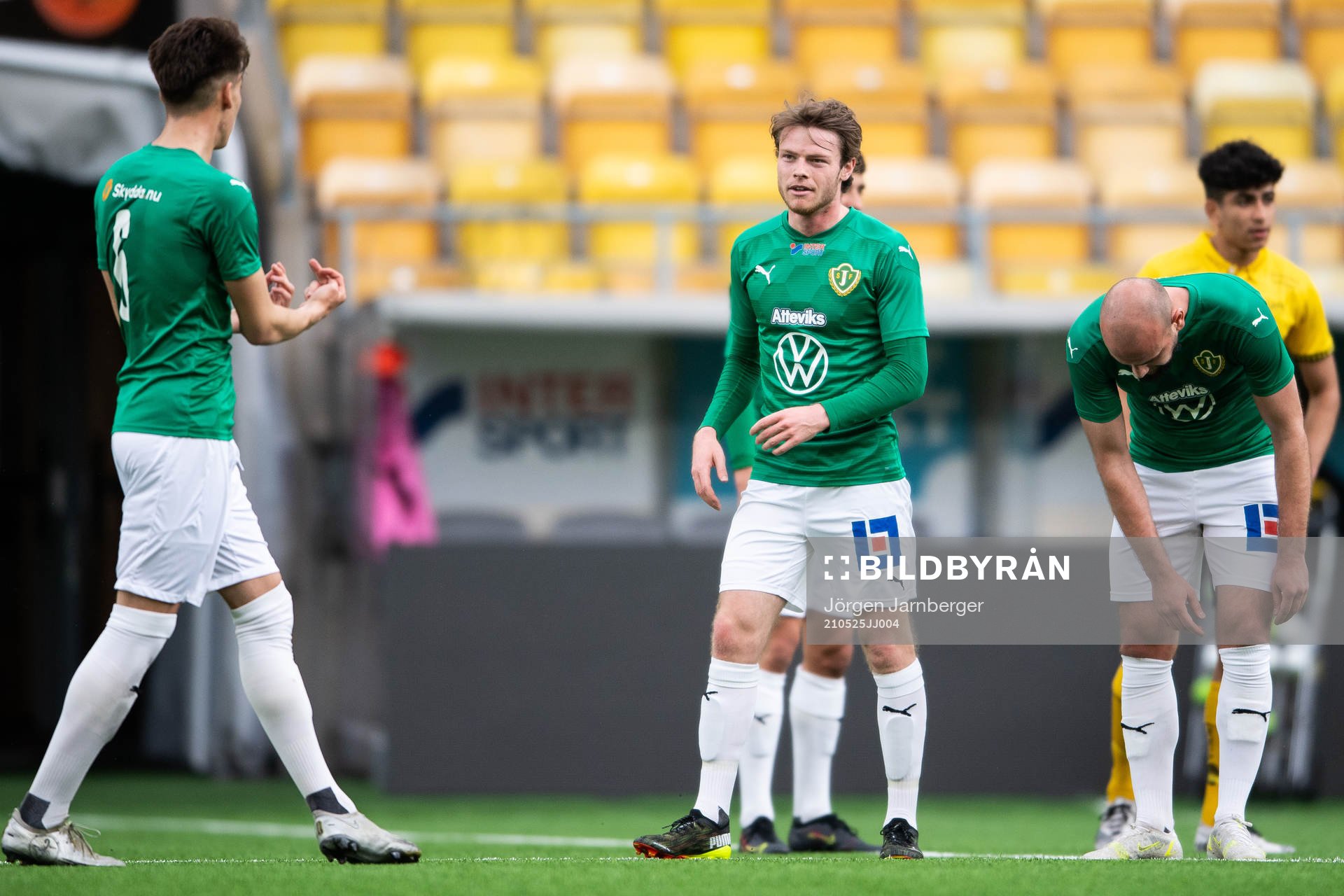 Jönköpings spelare jublar efter 1-1 under fotbollsmatchen i U21 Allsvenskan mellersta mellan Elfsborg och Jönköping södra den 25 maj 2021 i Borås.