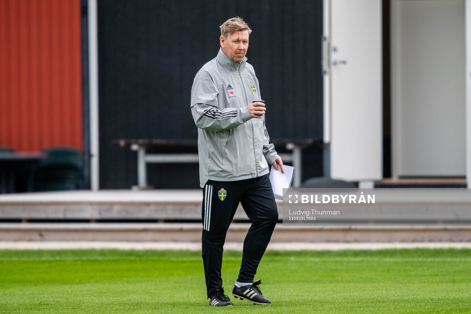 Assistant coach Peter Wettergren