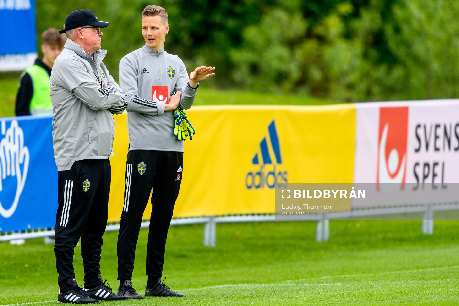 Janne Andersson, head coach and Maths Elfvendal, goalkeeper