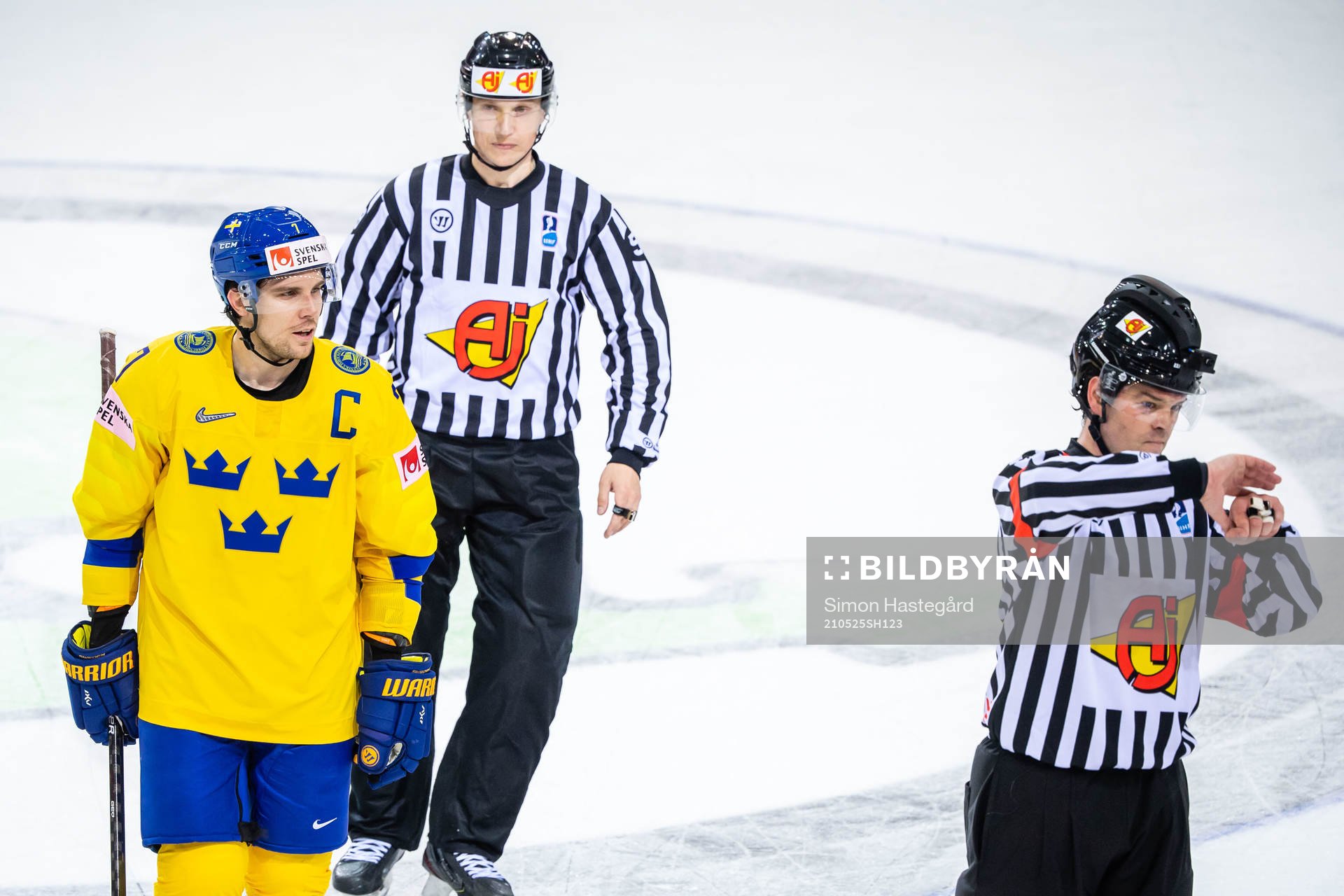 Henrik Tömmernes of Sweden reacts