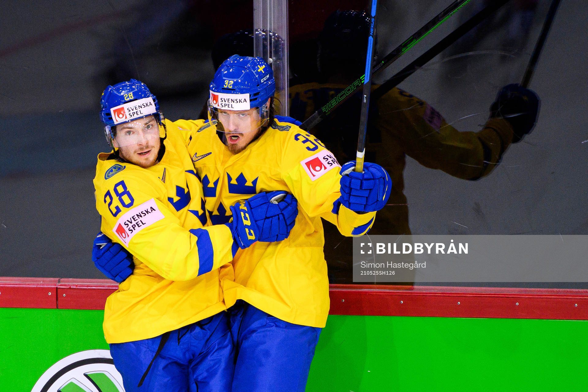 Jesper Frödén and Magnus Nygren of Sweden celebrate the