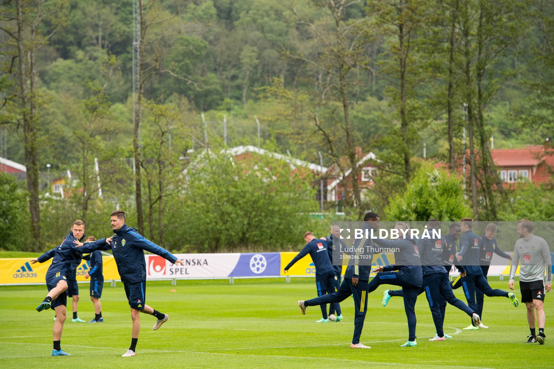 Viktor Claesson, Mikael Lustig, Alexander Isak and Emil