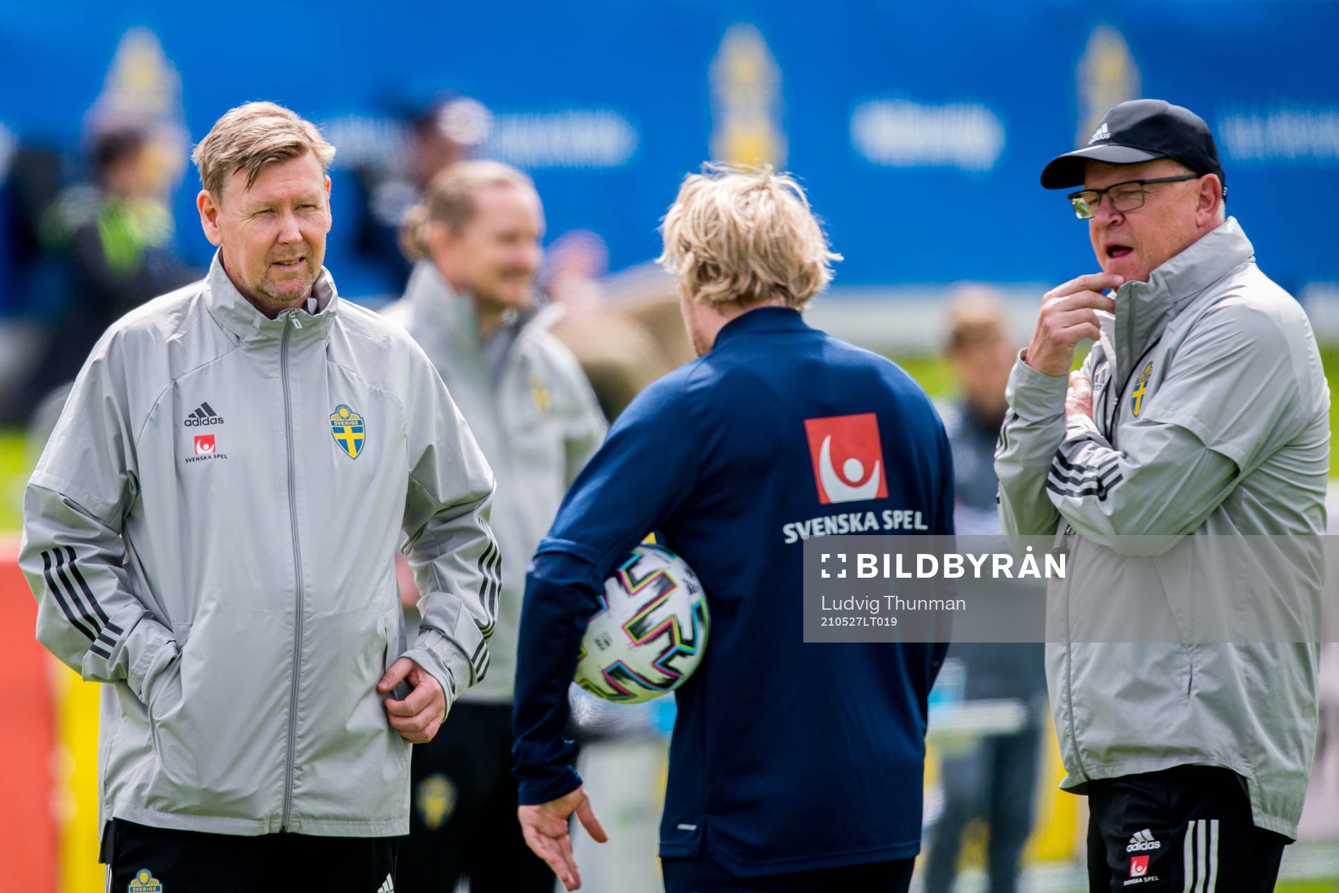 Assistant coach Peter Wettergren, Emil Forsberg and Janne