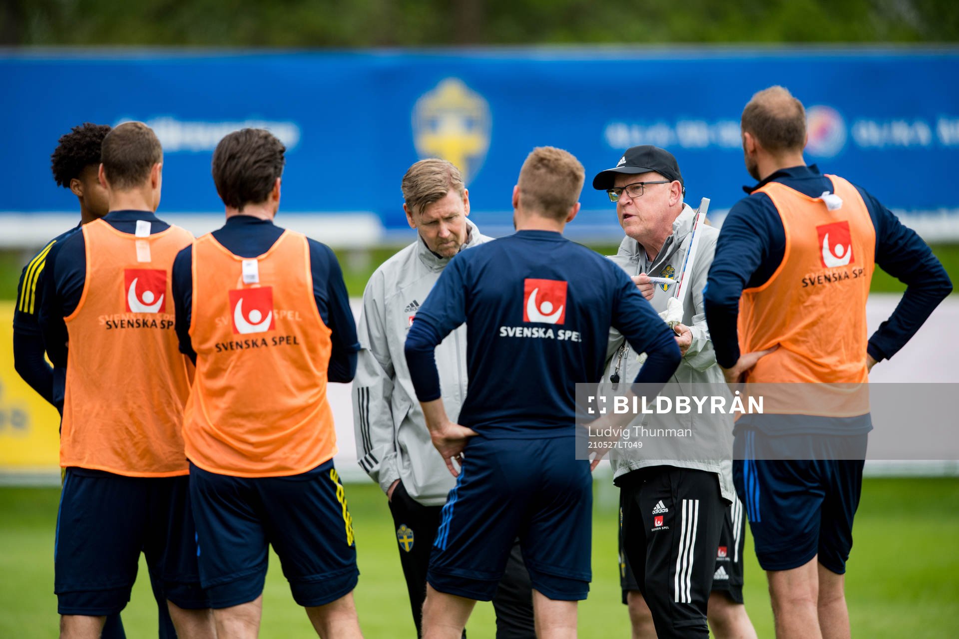 Janne Andersson, head coach with a tactical board