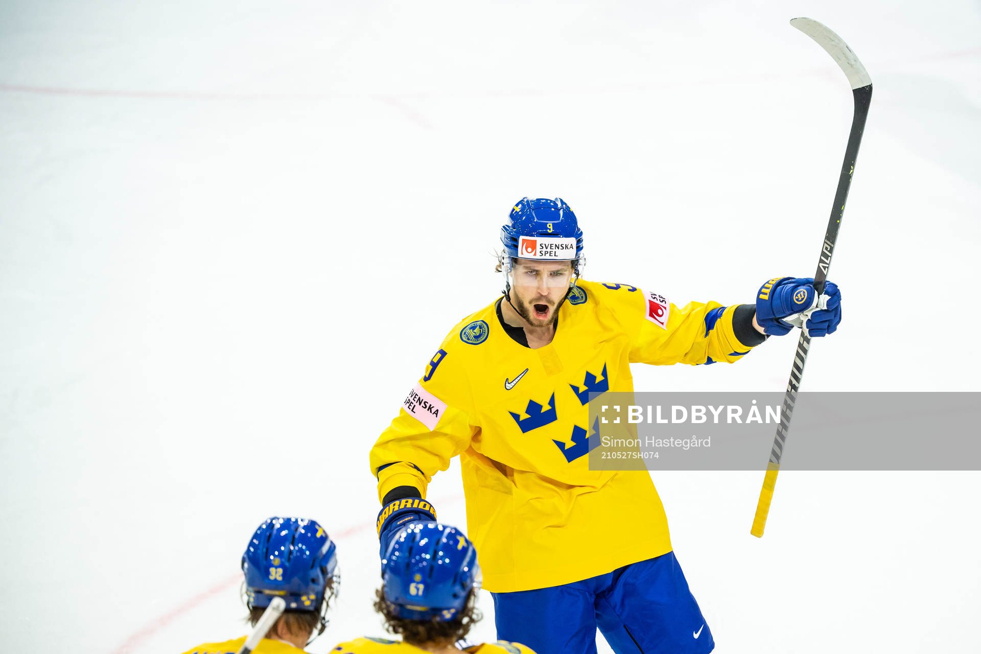 Adrian Kempe, Magnus Nygren and Rickard Rakell celebrates