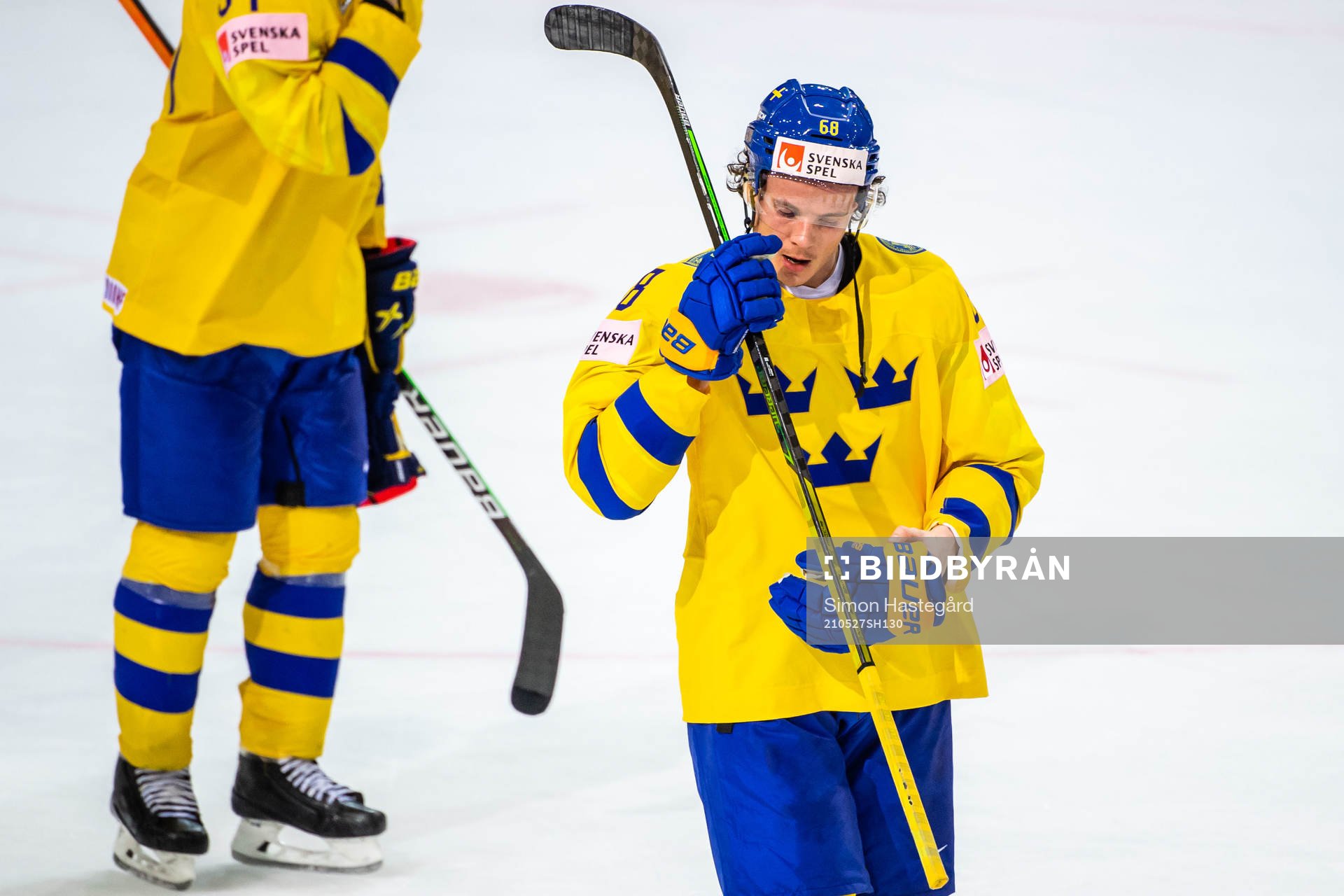 Victor Olofsson of Sweden looks dejected