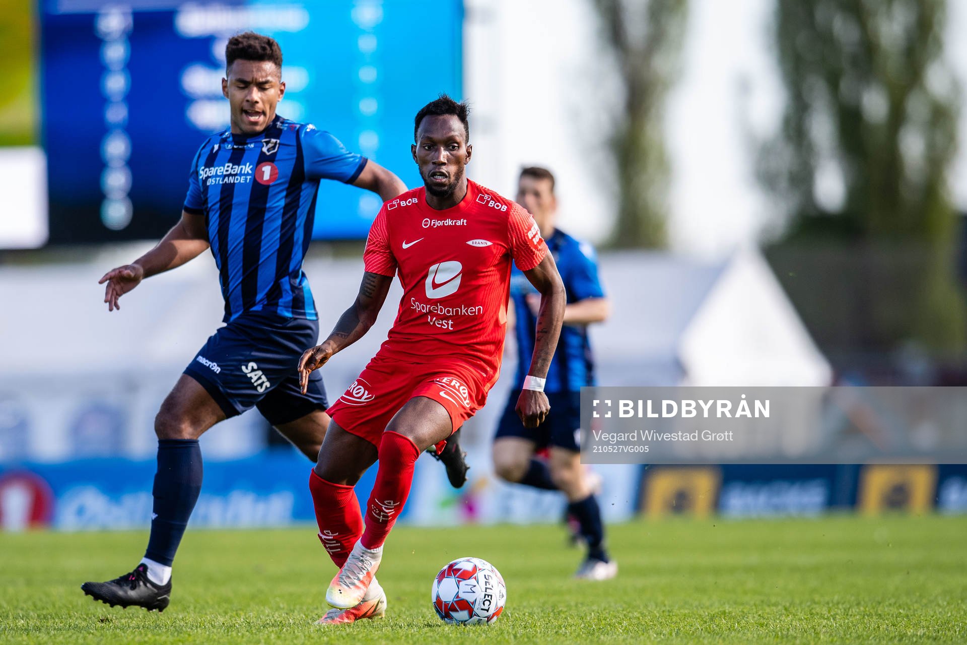 Sammy Skytte of Stabæk and Daouda Bamba of Brann