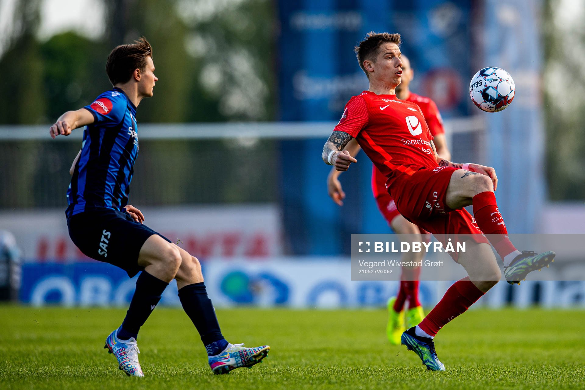 Sturla Ottesen of Stabæk and Robert Taylor of Brann