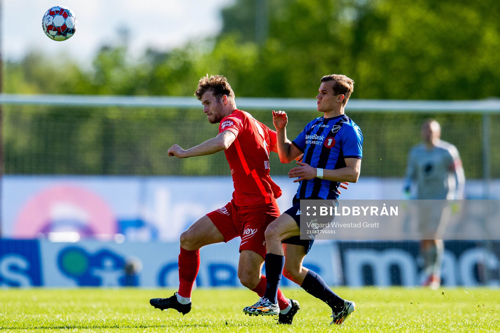 Ole Didrik Blomberg of Brann and Kornelius Hansen of Stabæk