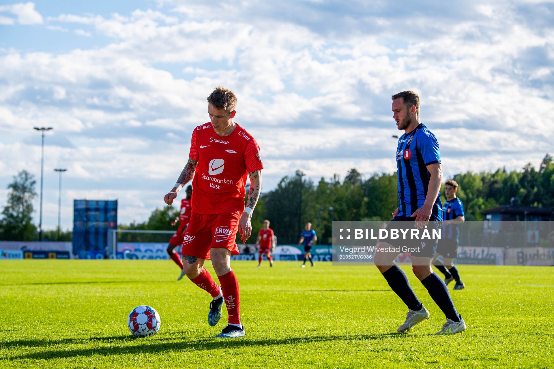 Robert Taylor of Brann and Mats Solheim of Stabæk