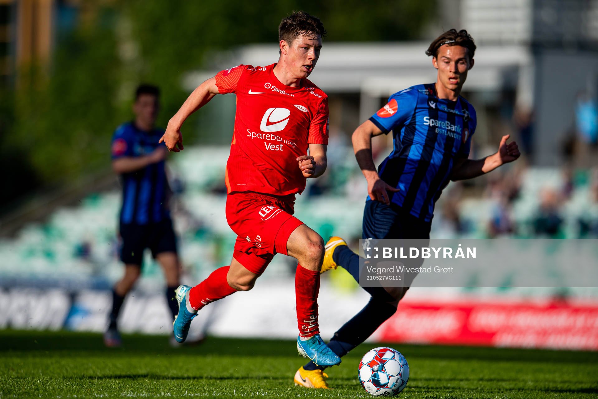 Mathias Knutsen Rasmussen of Brann and Markus Solbakken of