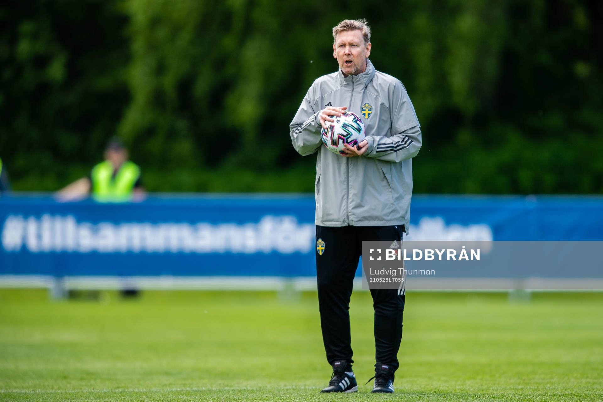 Assistant coach Peter Wettergren