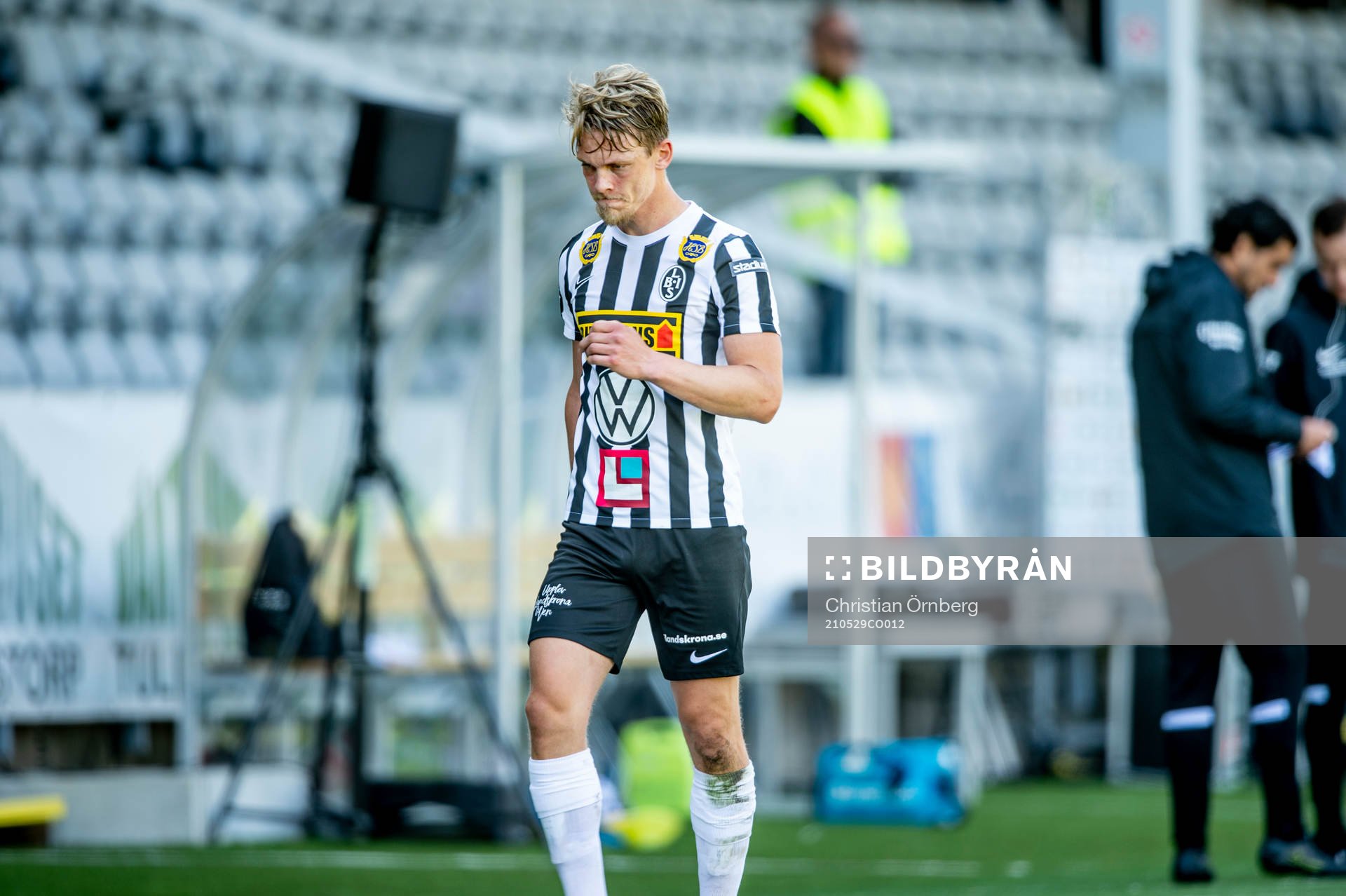 Landskronas Robin Hofsö får lämna planen