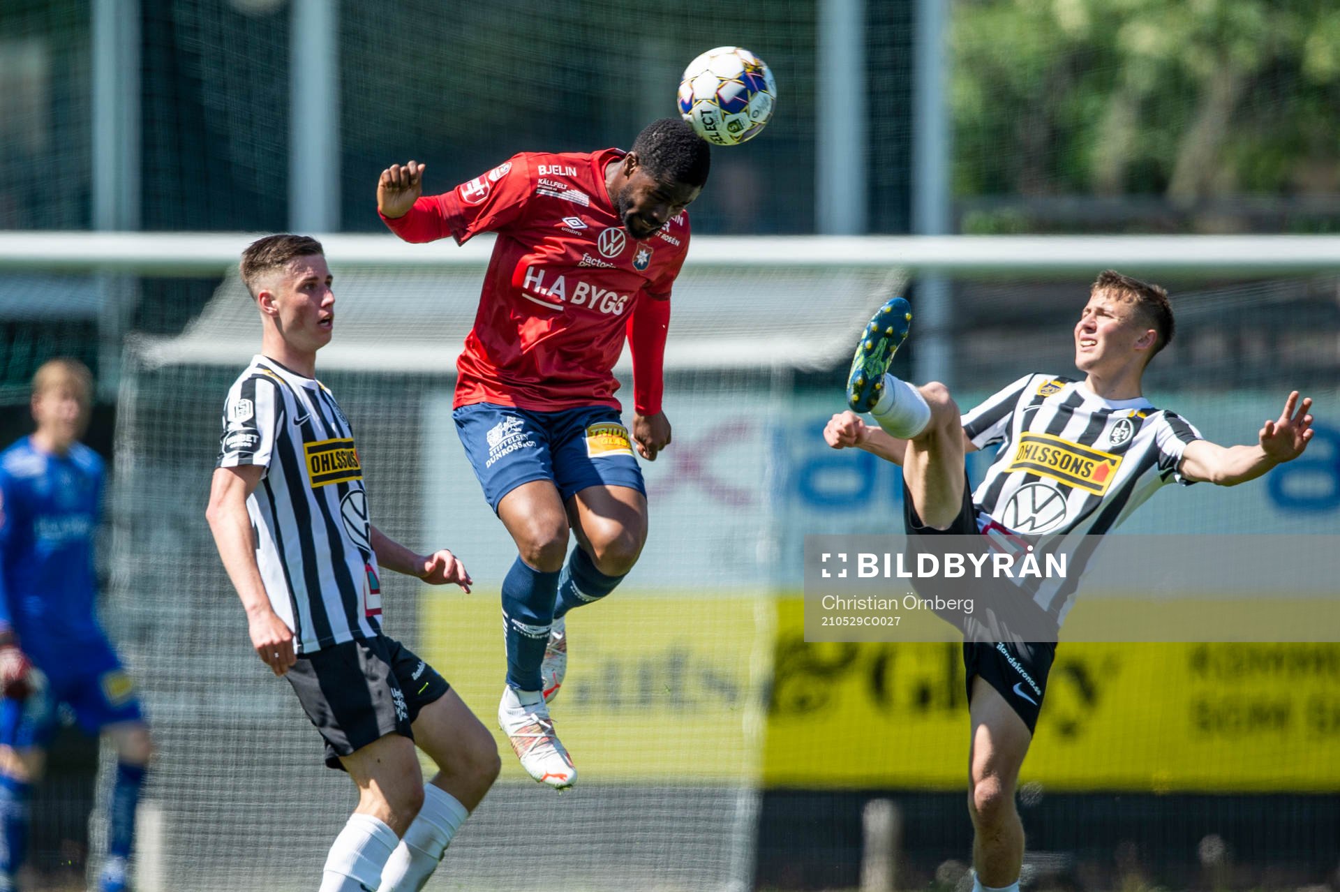 Örgrytes Abdoul Razak mot Landskronas Filip Olsson och