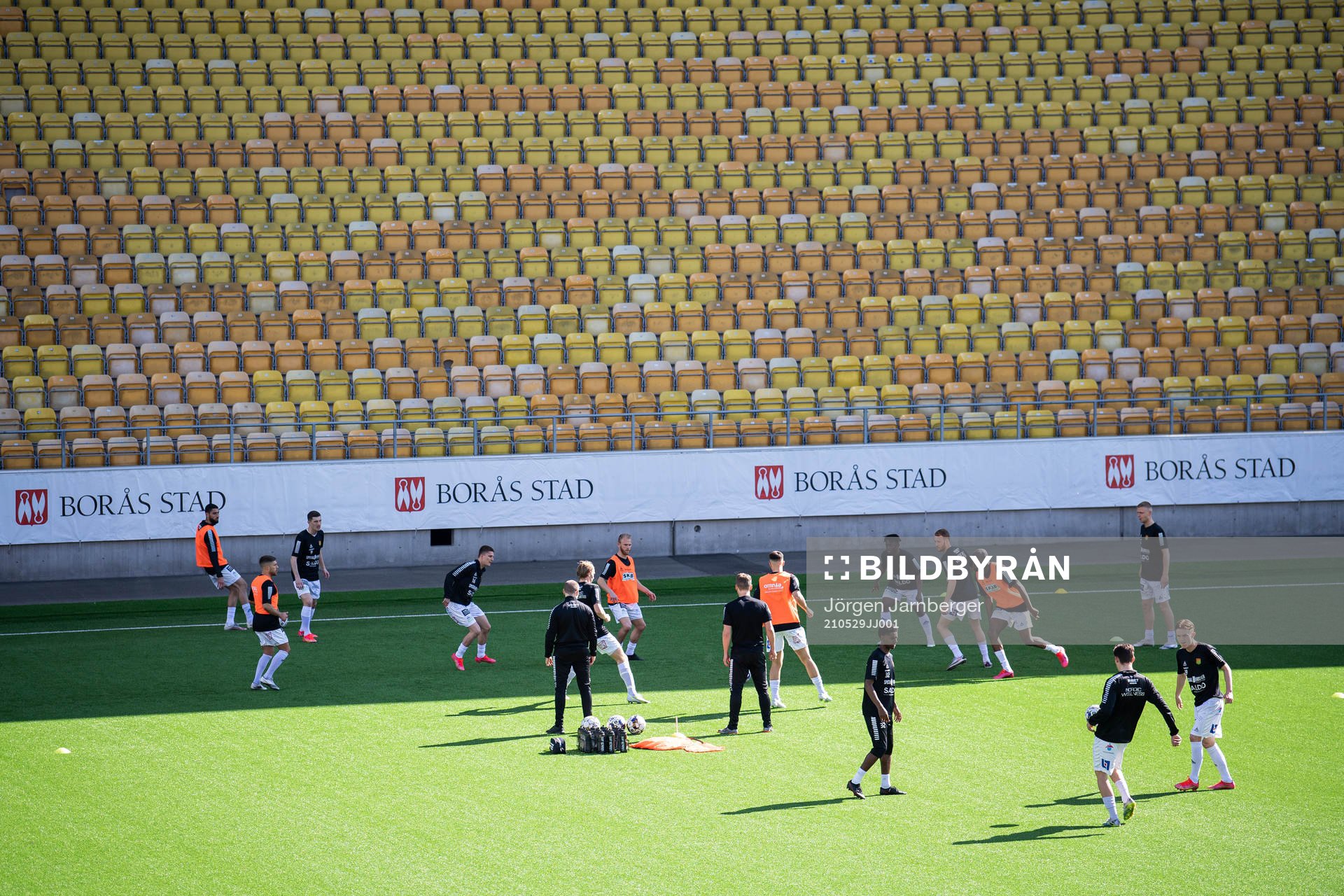 GAIS spelare värmer upp