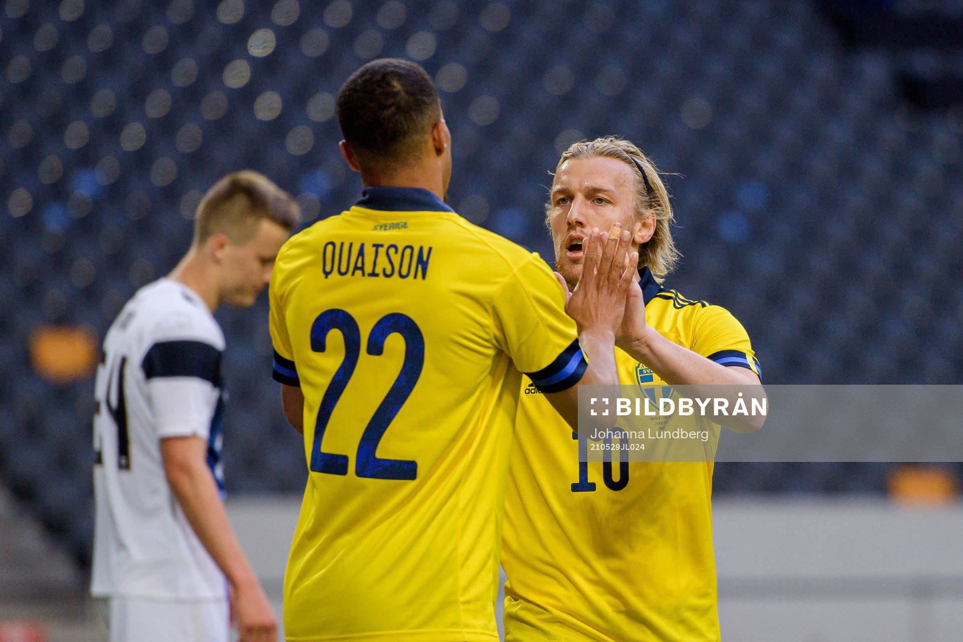 Robin Quaison and Emil Forsberg of Sweden celebrate the 1-0
