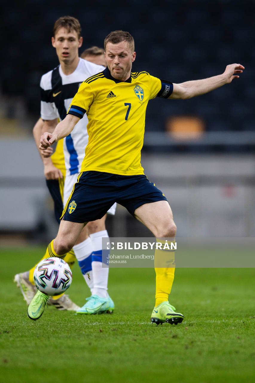 Sebastian Larsson of Sweden