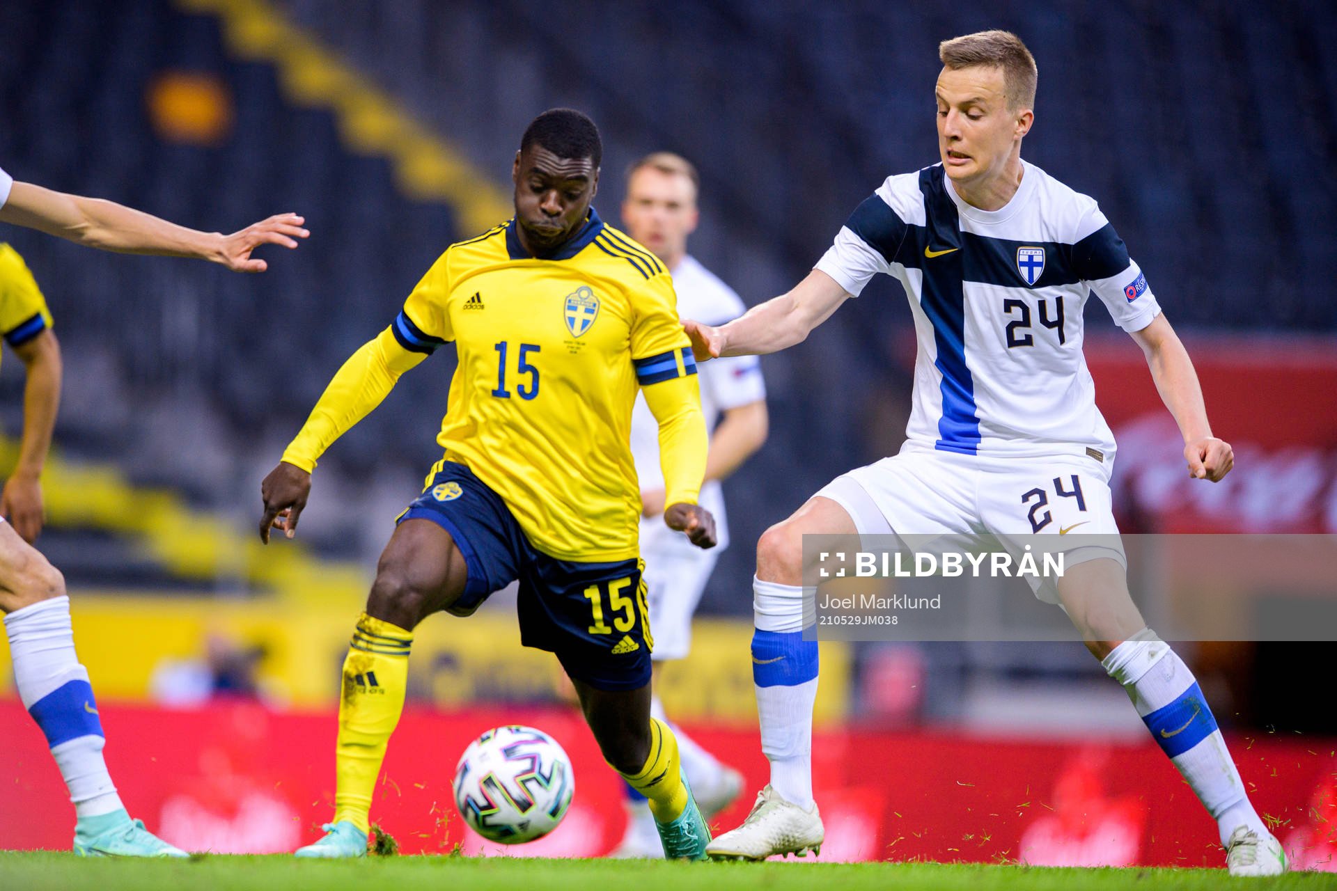 Ken Sema of Sweden and Robert Ivanov of Finland