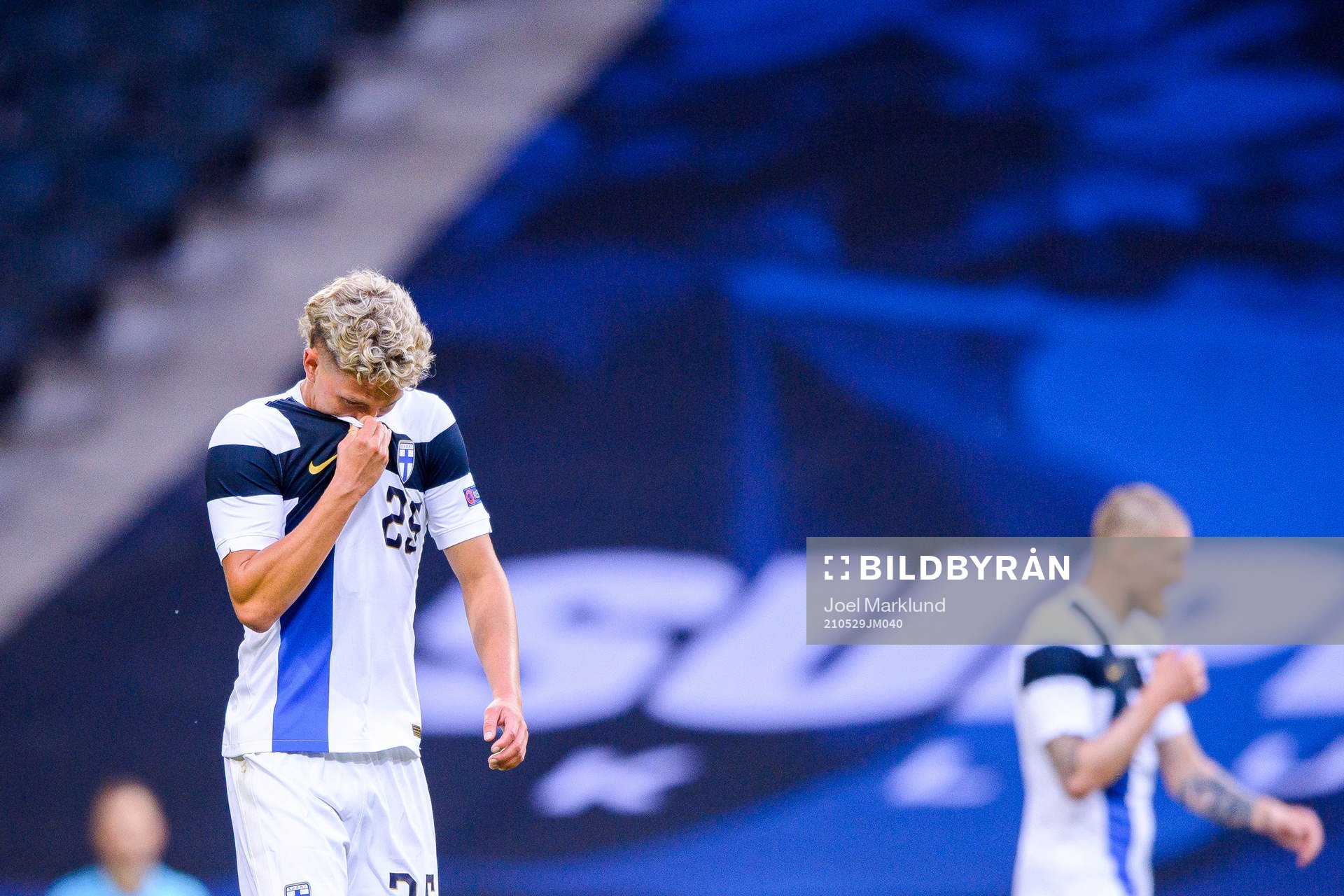 Onni Valakari of Finland looks dejected