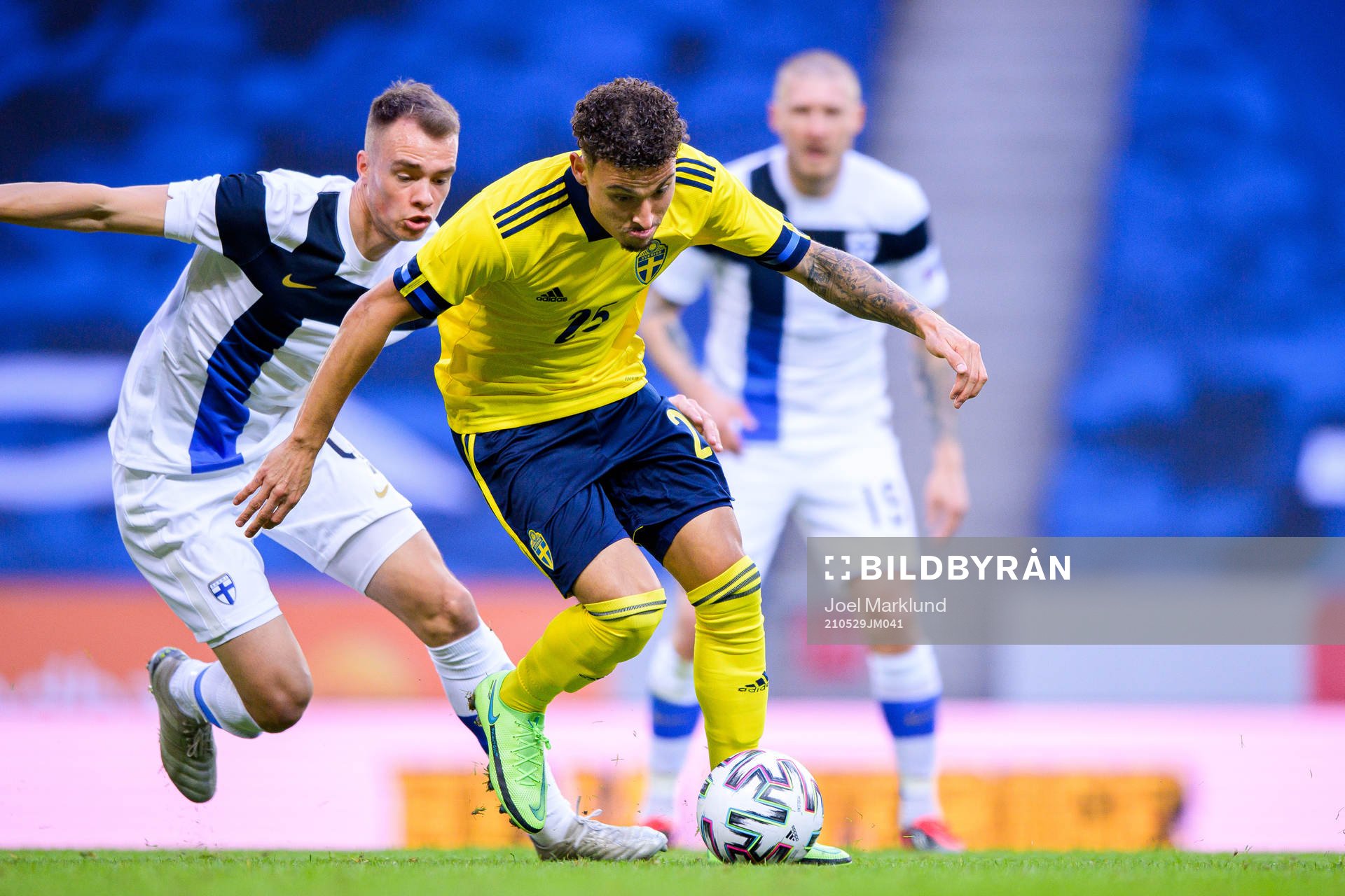 Jordan Larsson of Sweden