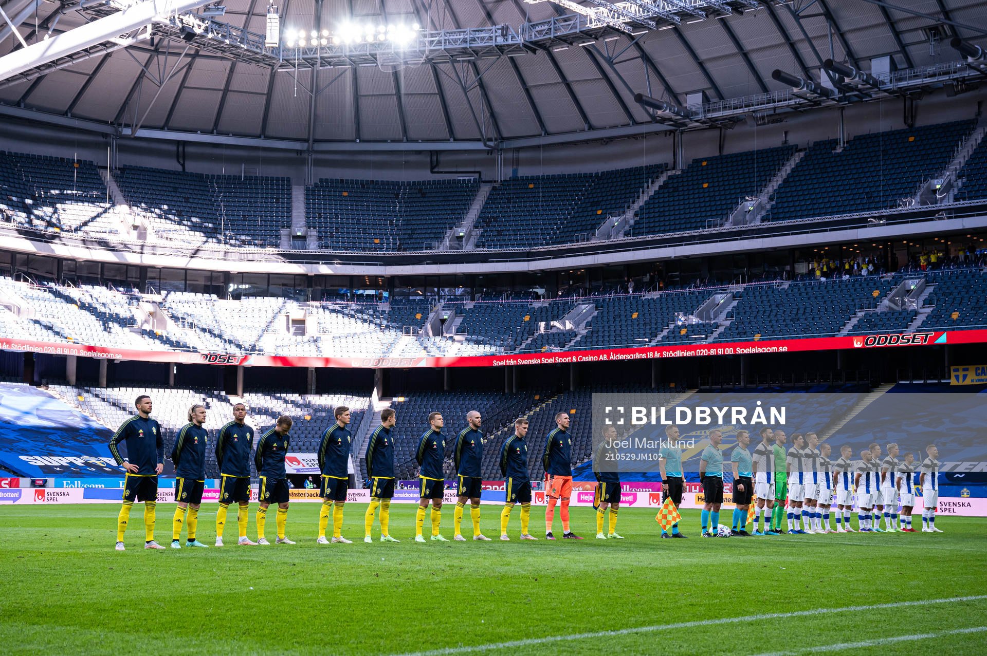 The players of Sweden and Finland