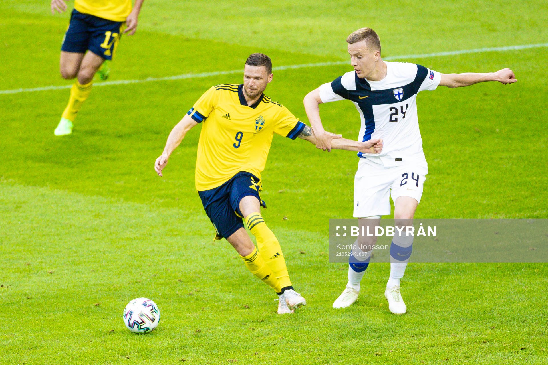 Marcus Berg of Sweden and Robert Ivanov of Finland