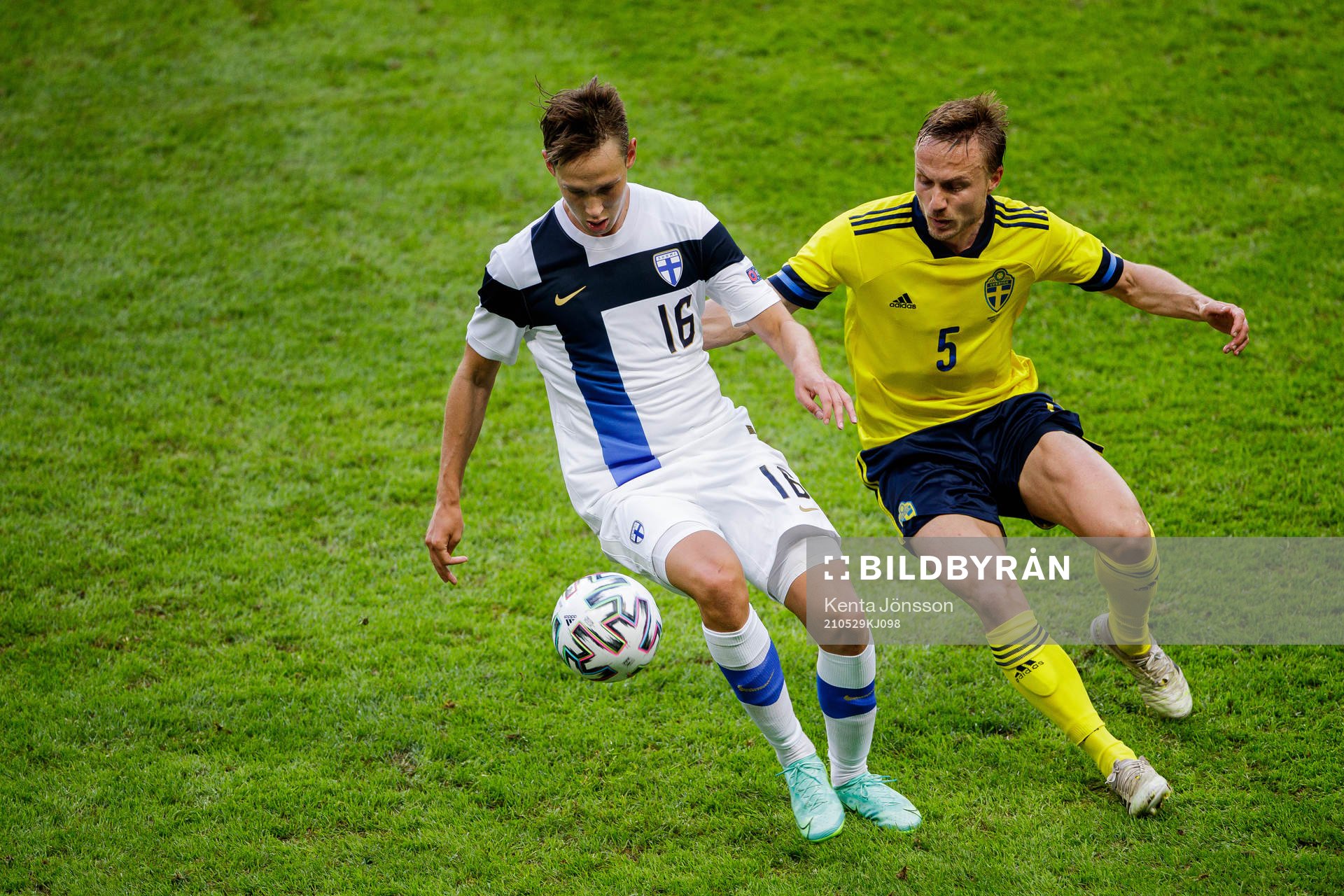 Sauli Väisänen of Finland and Pierre Bengtsson of Sweden