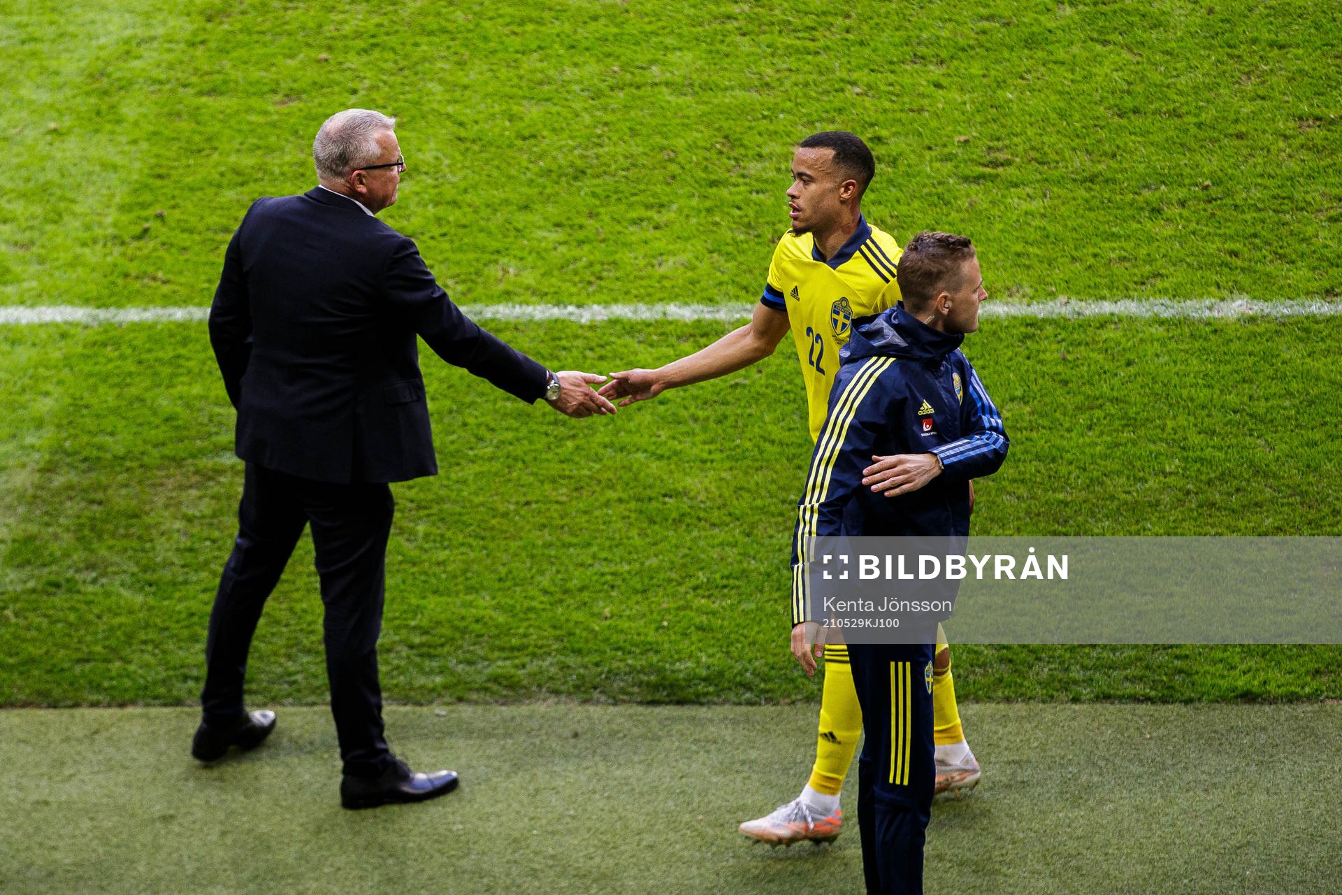Janne Andersson, head coach and Robin Quaison of Sweden