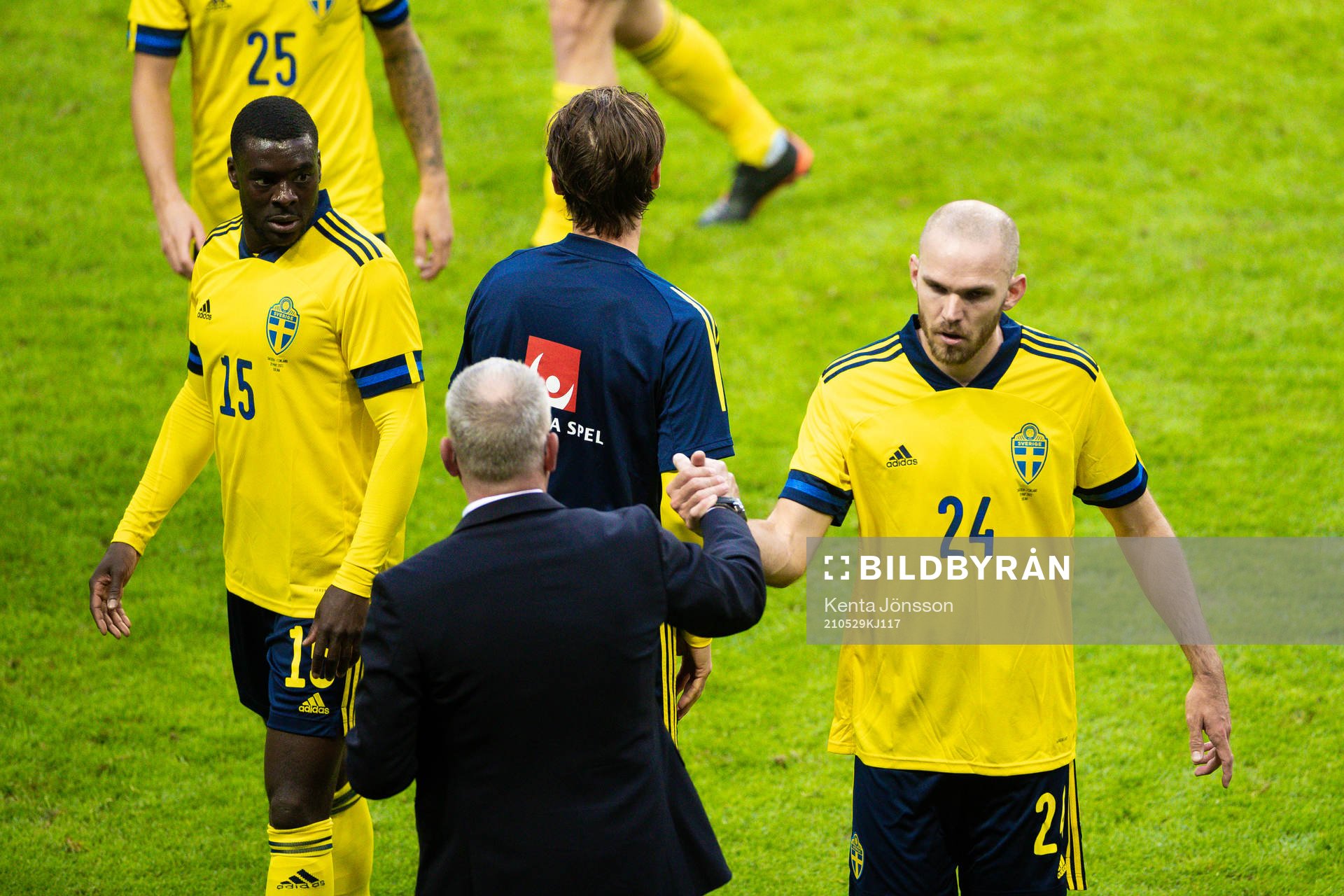 Marcus Danielson an Janne Andersson, head coach of Sweden
