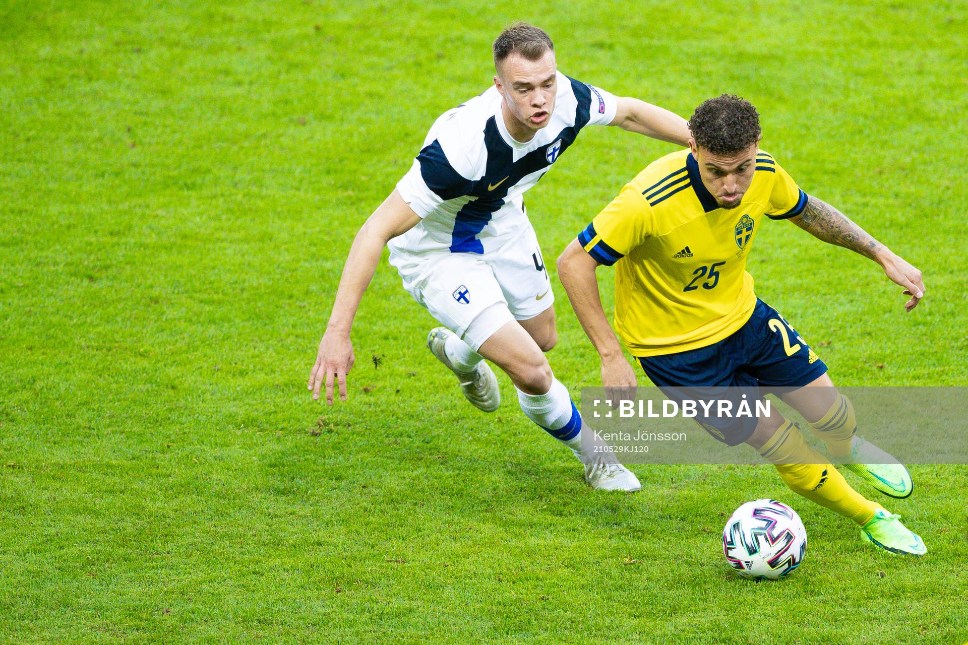 Jordan Larsson of Sweden