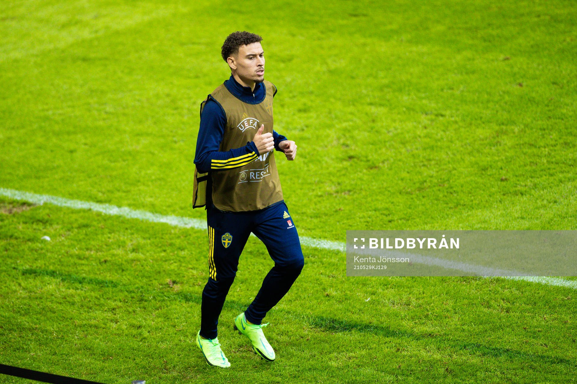 Jordan Larsson of Sweden