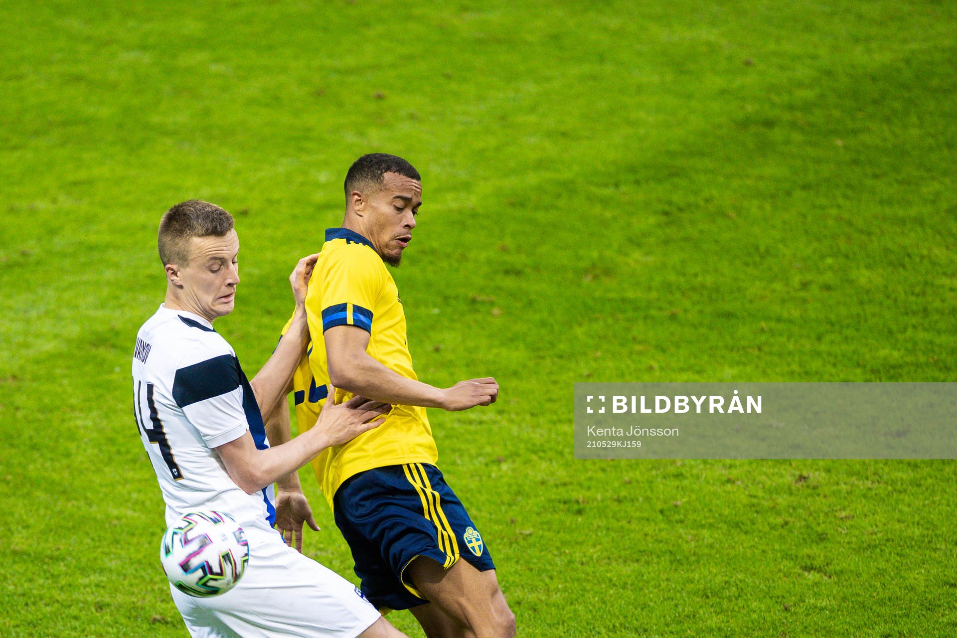 Robert Ivanov of Finland and Robin Quaison of Sweden