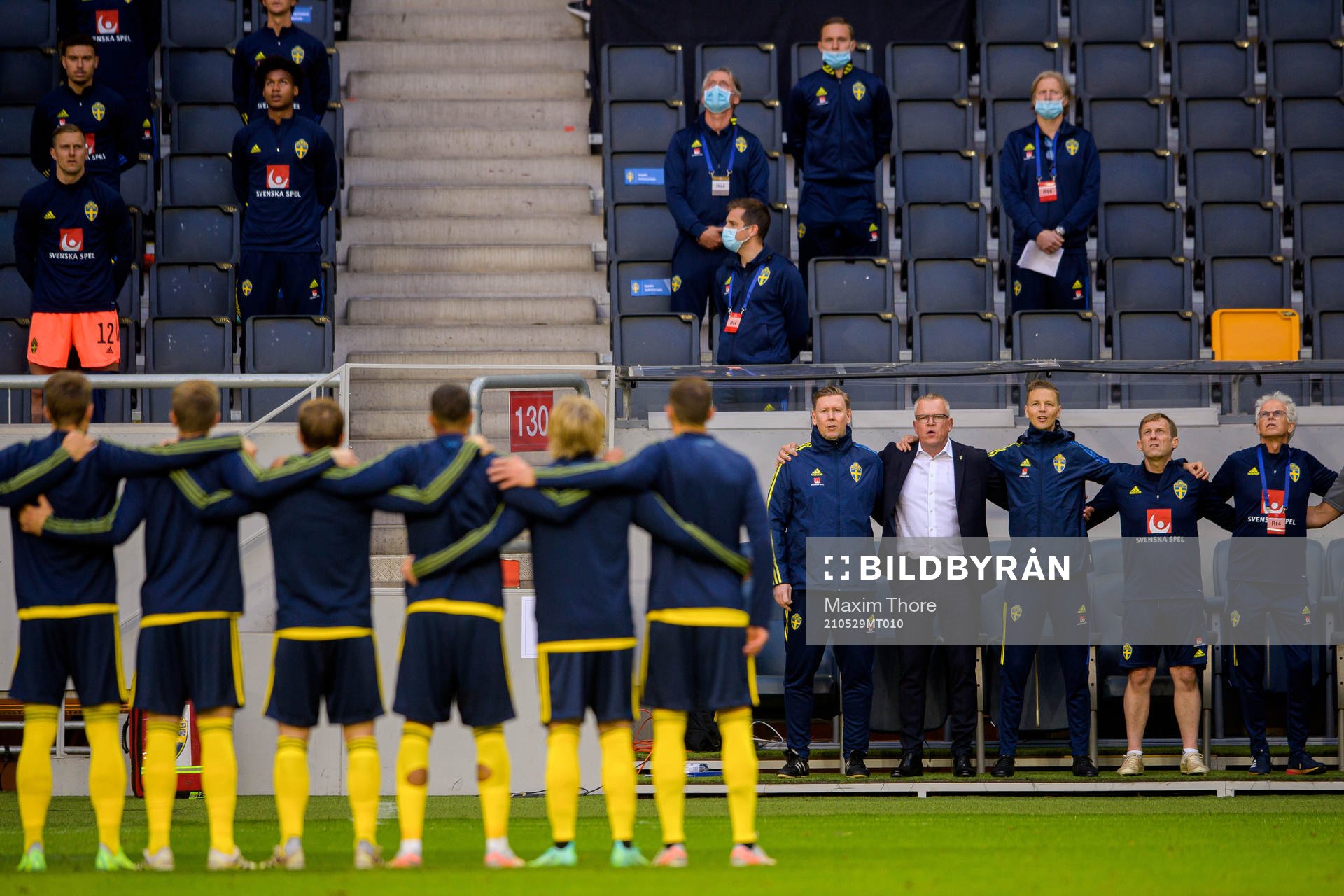 Assistant coach Peter Wettergren and Janne Andersson, head