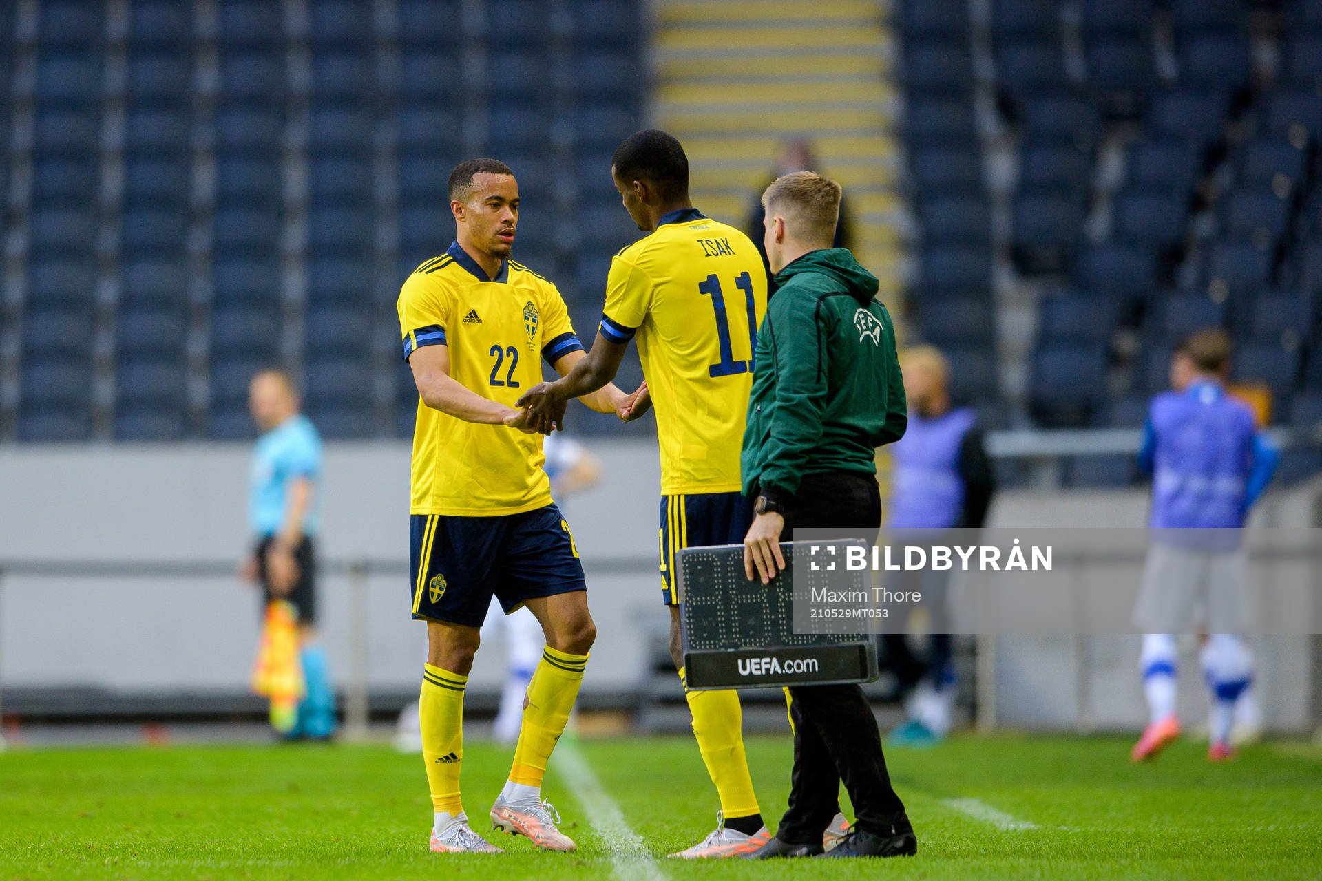 Alexander Isak is substituted for Robin Quaison of Sweden
