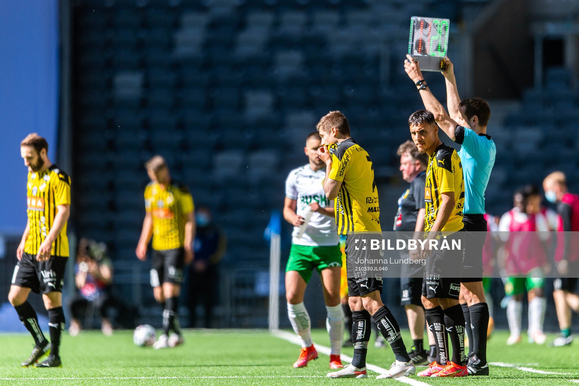 Häckens Leo Bengtsson och Ali Youssef byts in