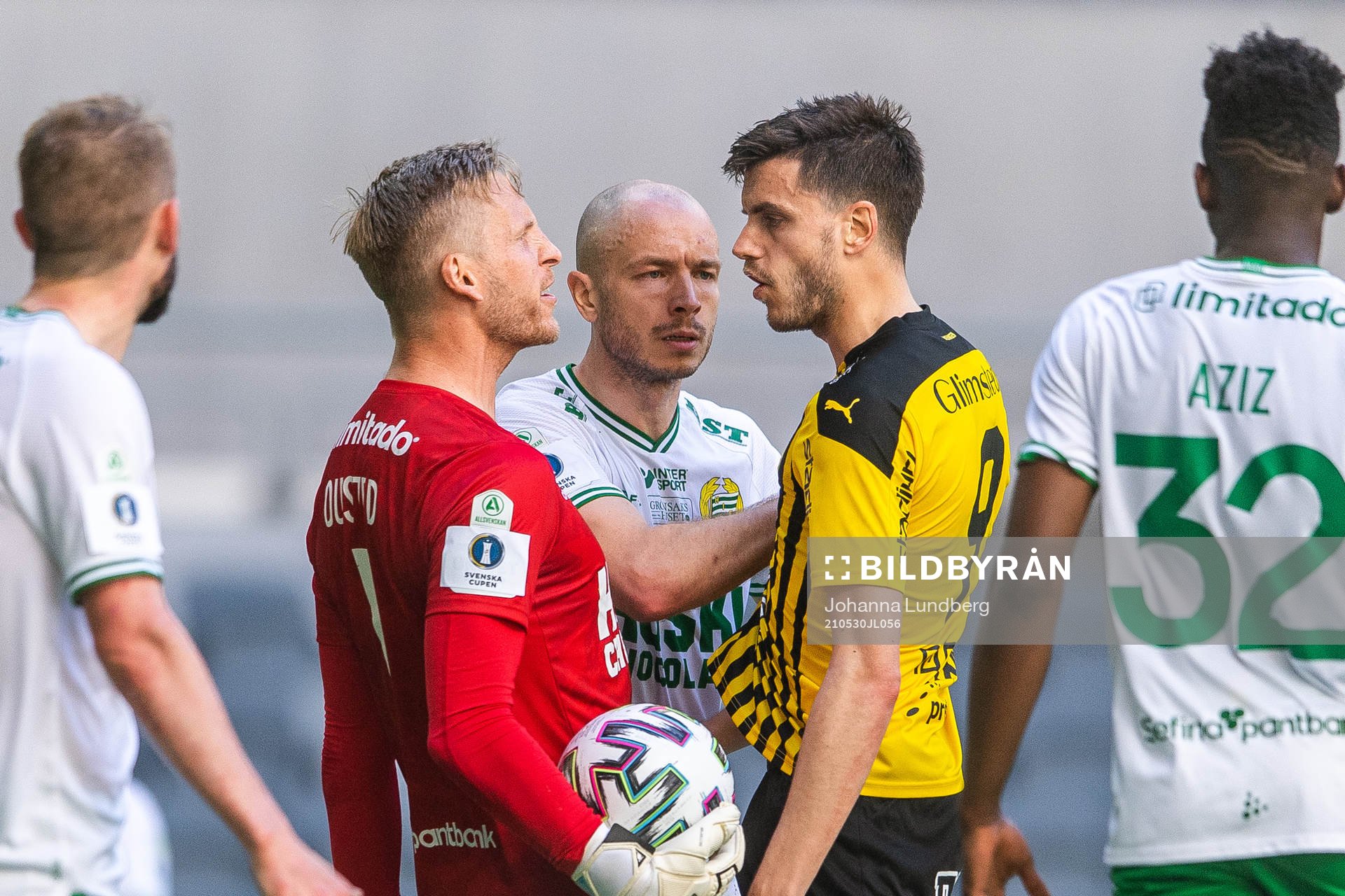 Irriterat mellan Hammarbys målvakt David Ousted samt Jon