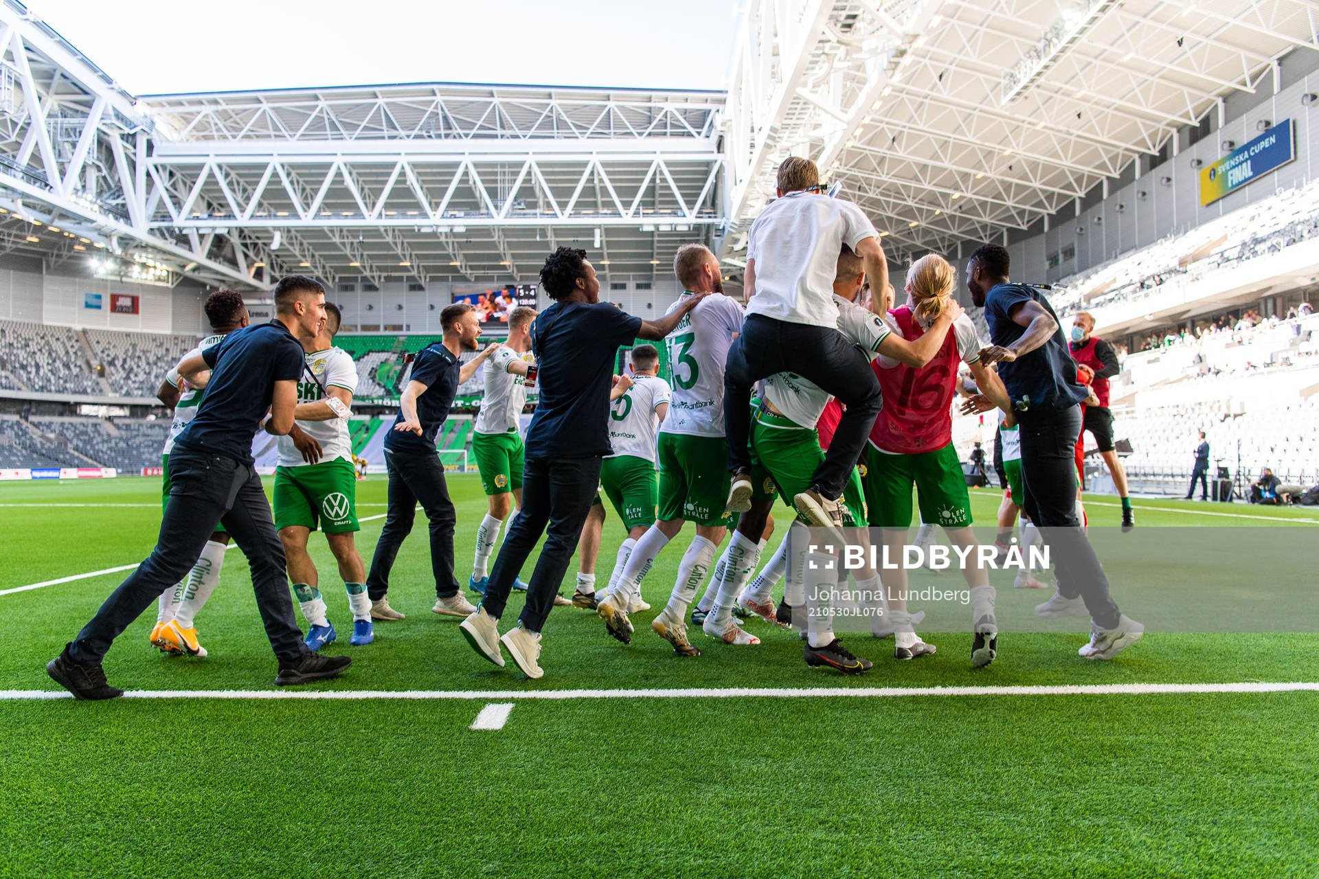 Hammarbys spelare jublar