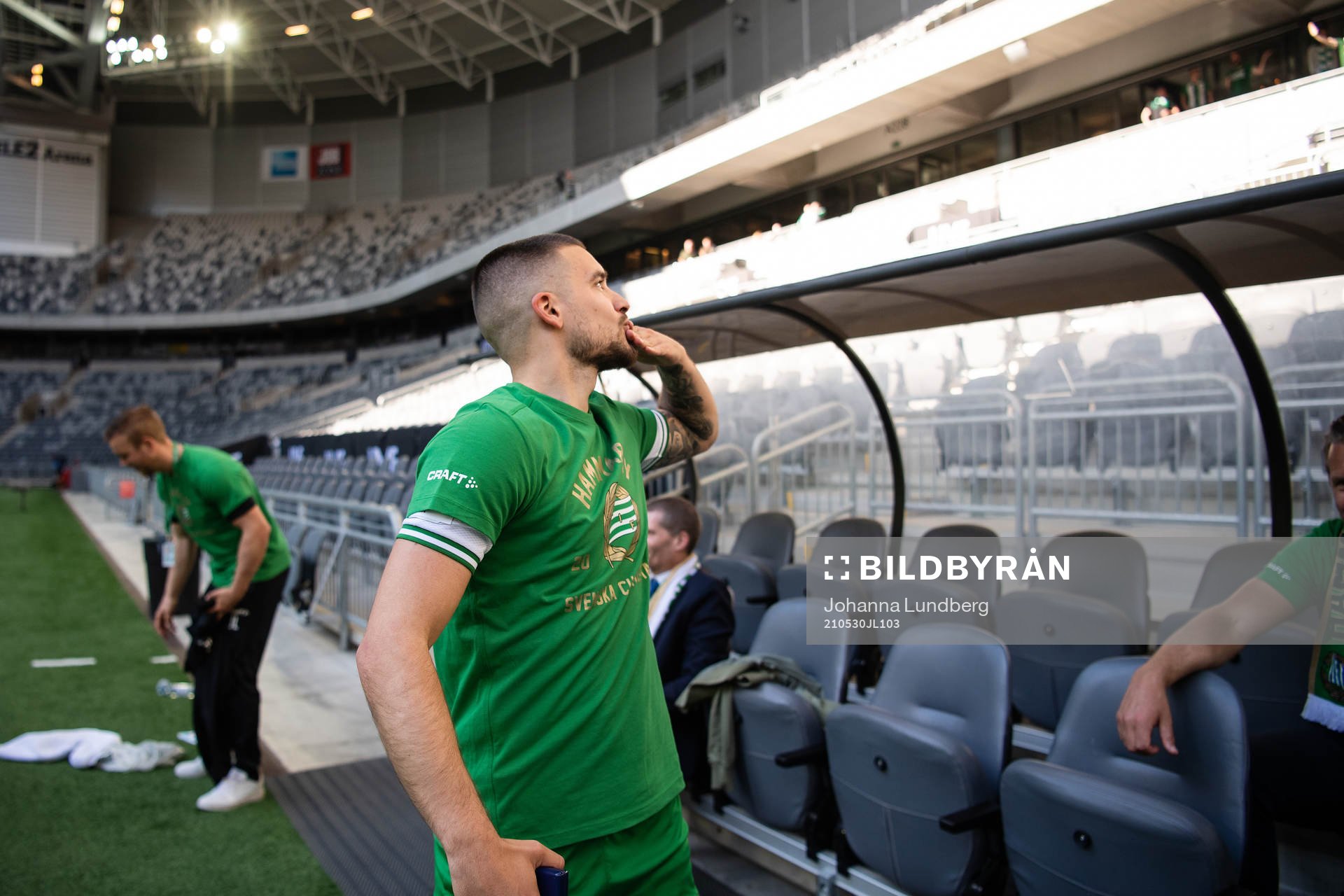 Hammarbys Vladimir Rodic tackar supportrarna