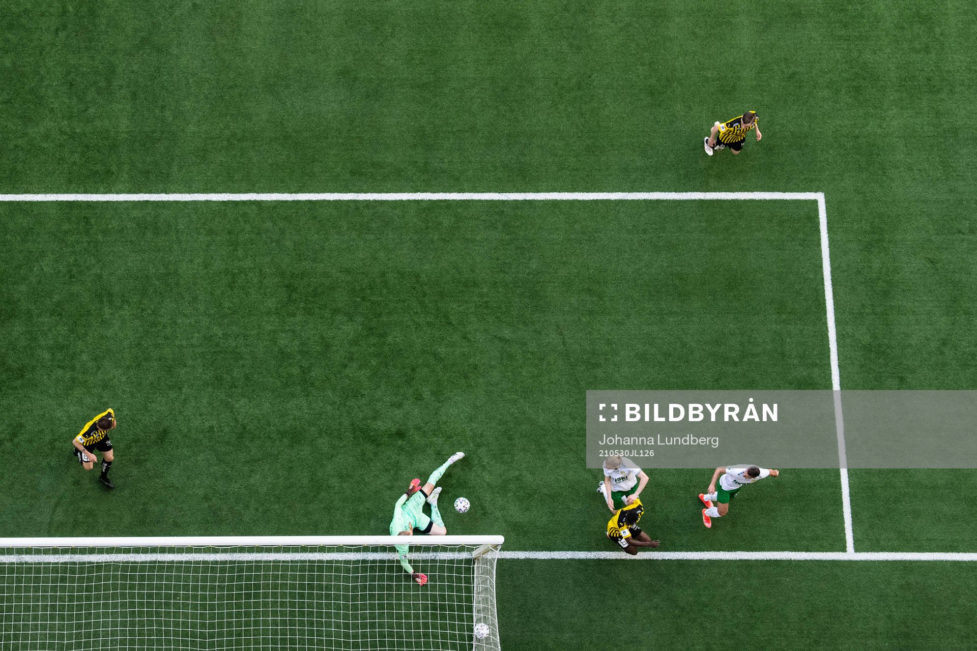 Häckens målvakt Pontus Dahlberg med en räddning