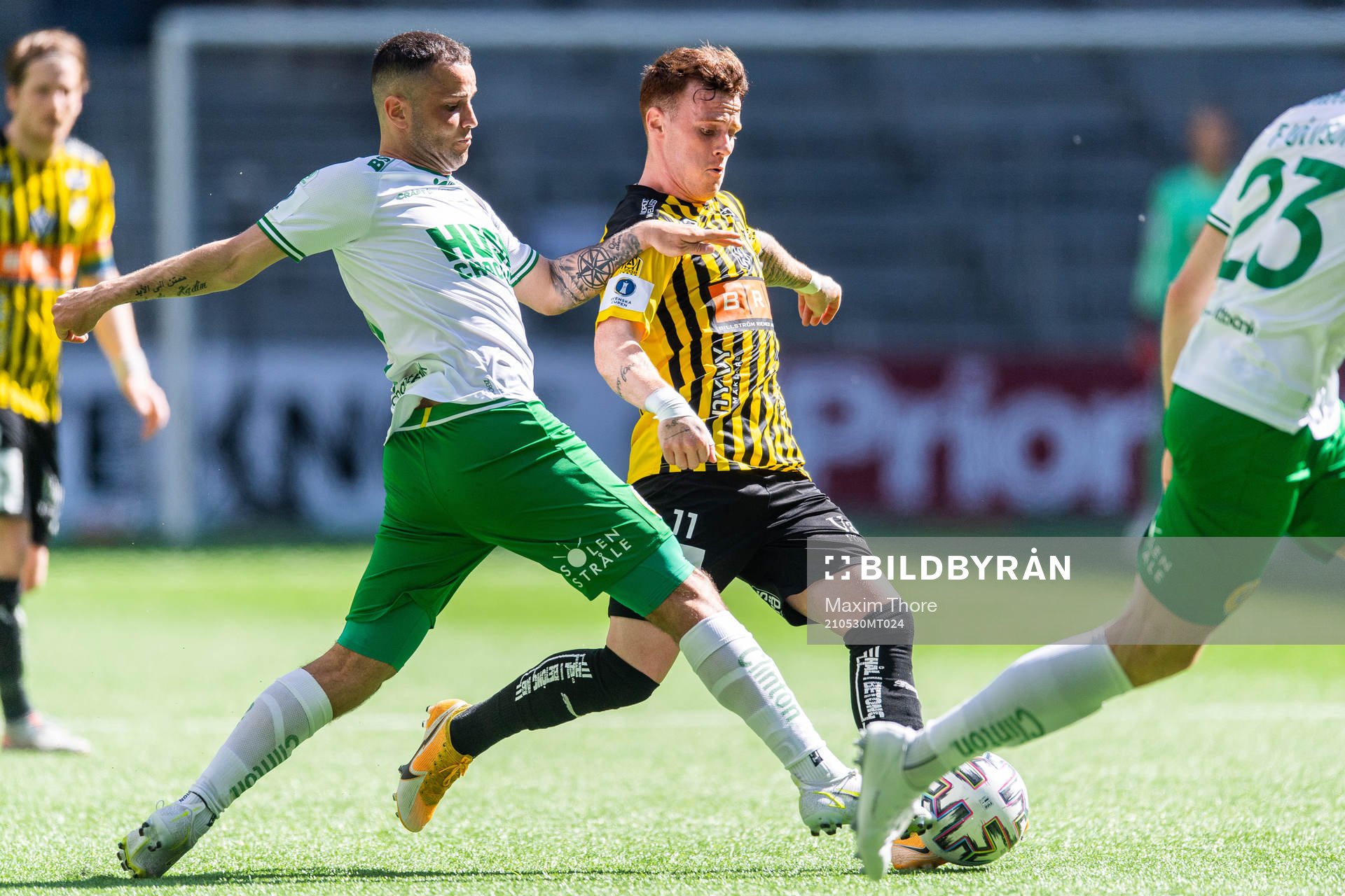 Hammarbys Mohanad Jeahze och Häckens Tobias Heintz