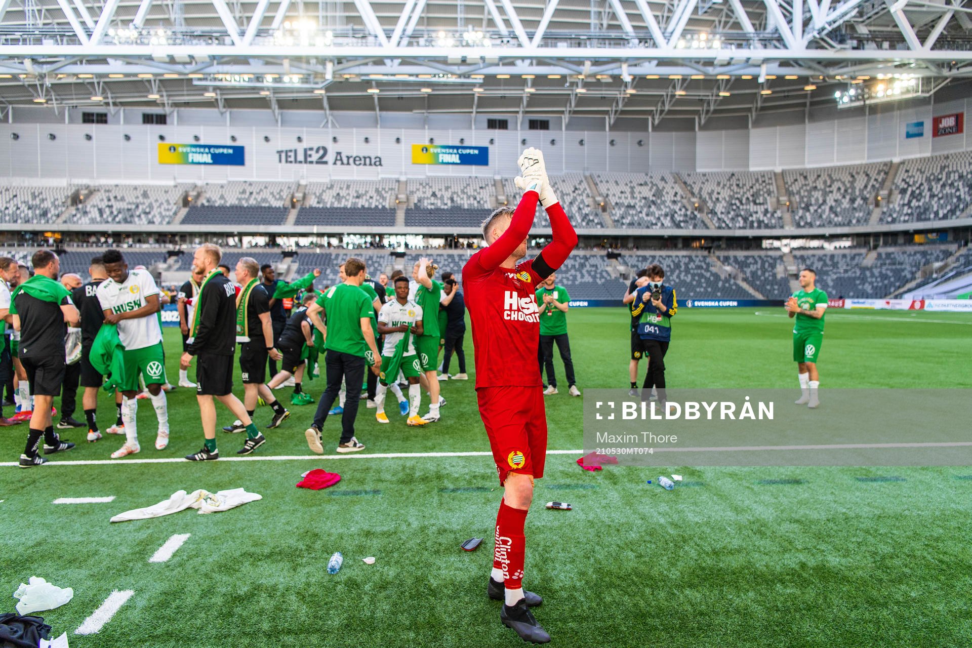 Hammarbys målvakt David Ousted jublar