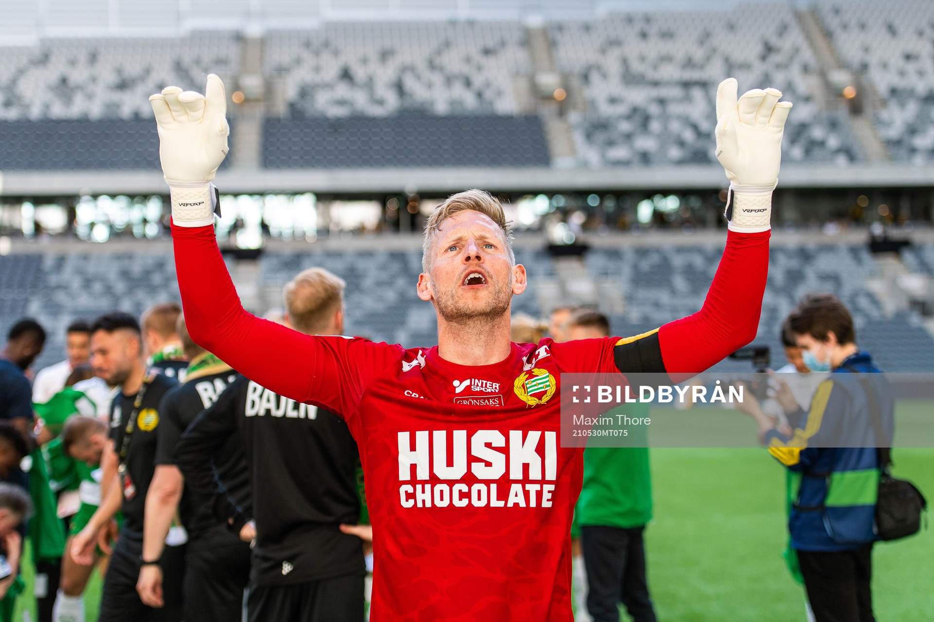 Hammarbys målvakt David Ousted jublar