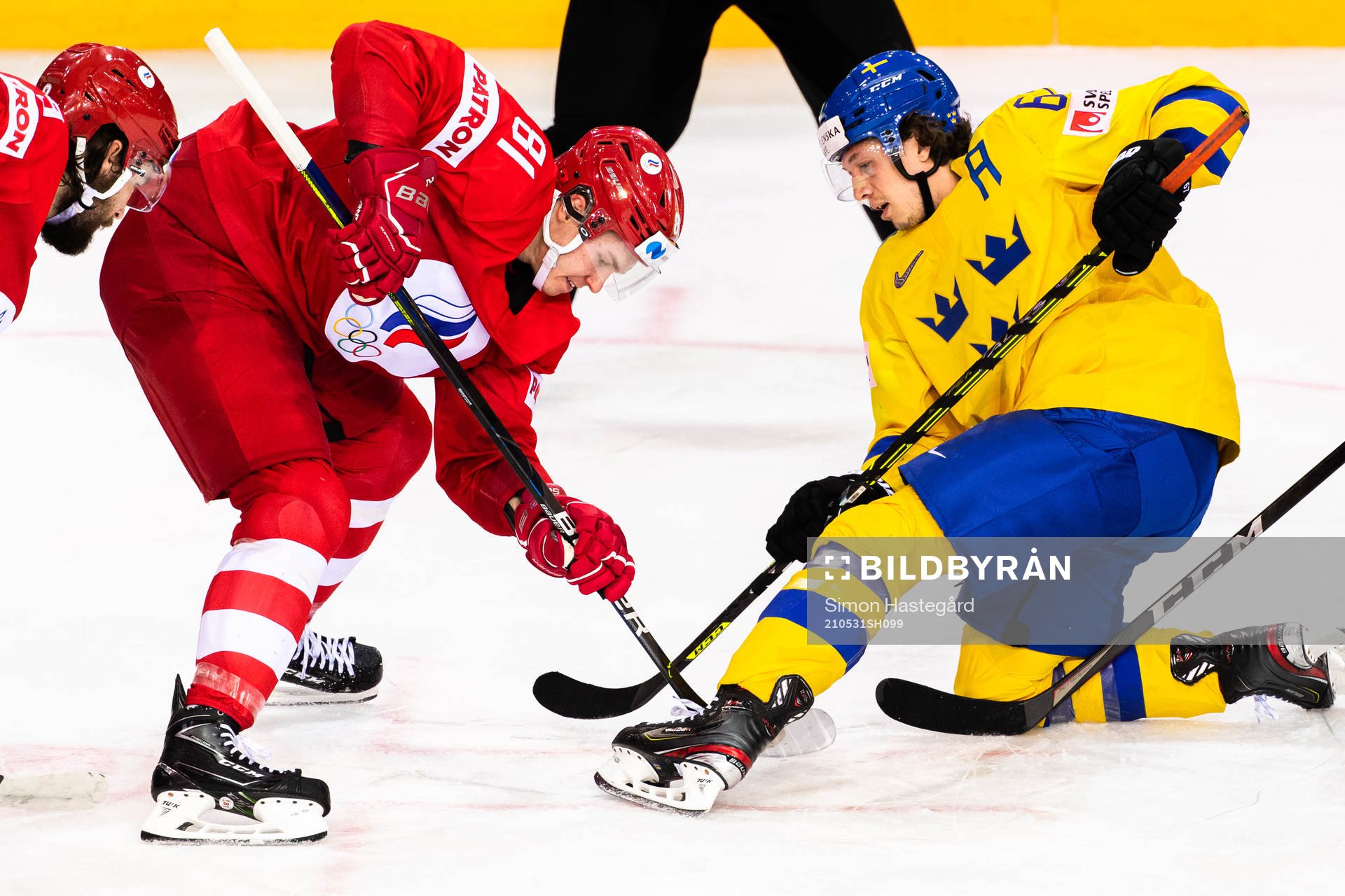Vladislav Kamenev of Russia  and Rickard Rakell of Sweden