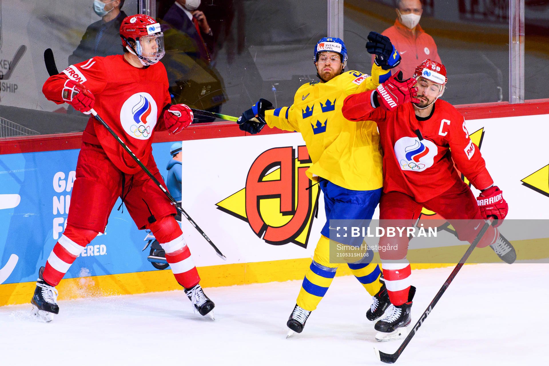 Oscar Lindberg of Sweden against Dmitri Voronkov and Anton