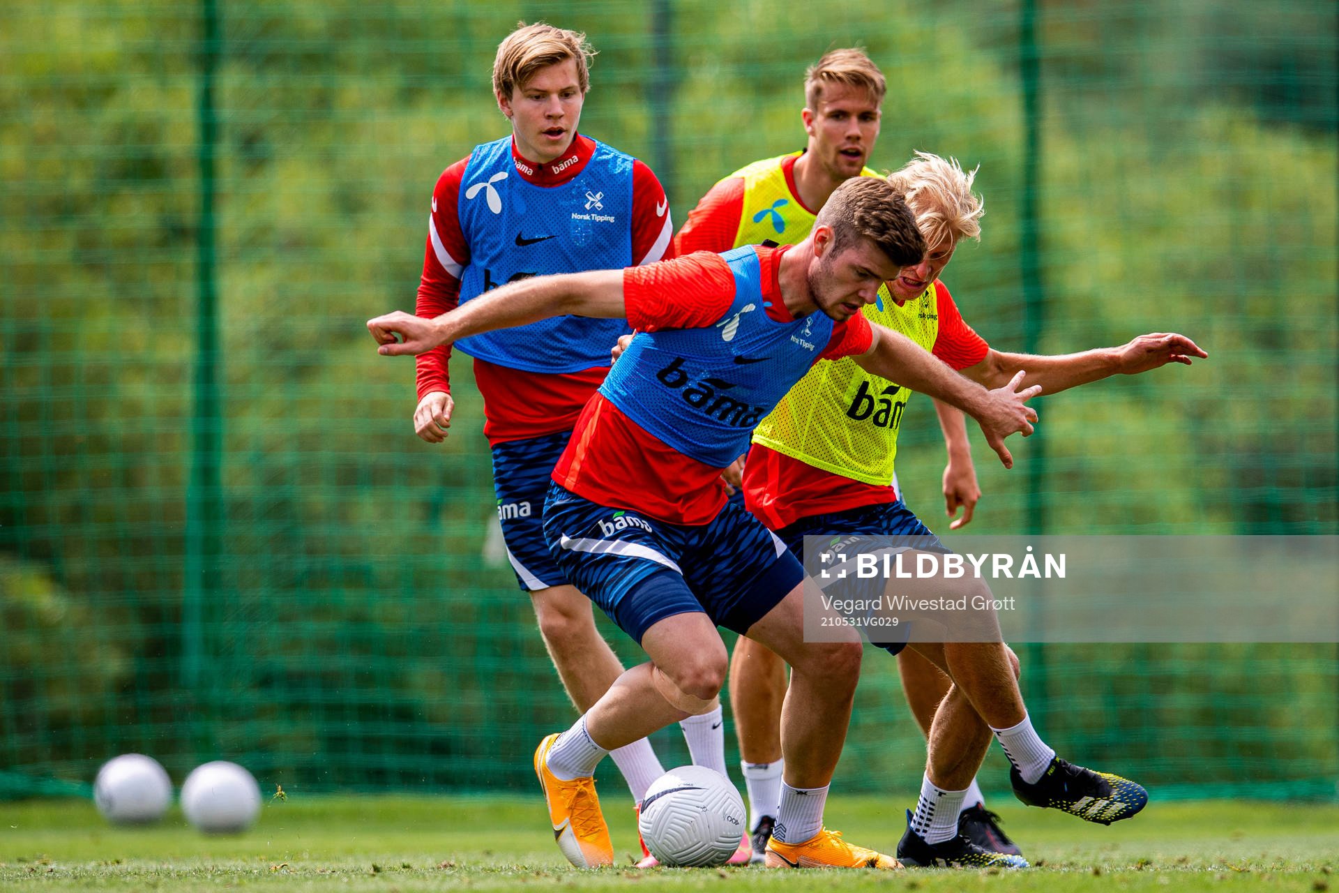 Alexander Sørloth and Morten Thorsby of the Norwegian