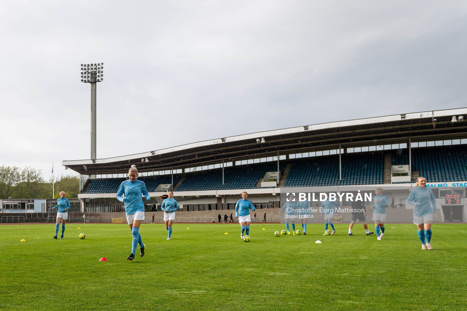 Malmö FFs spelare värmer upp